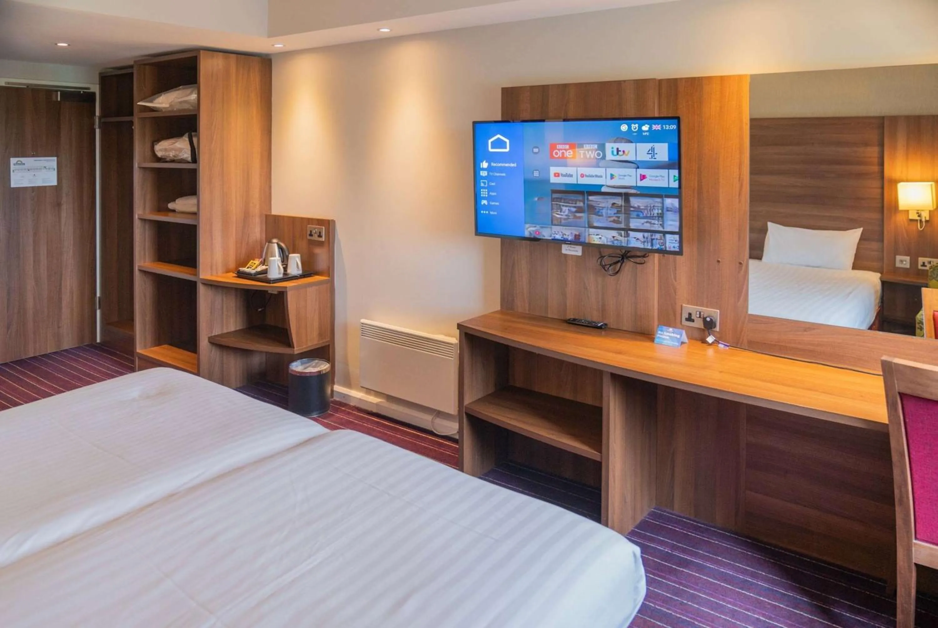 Photo of the whole room, Bed in Days Inn Wetherby