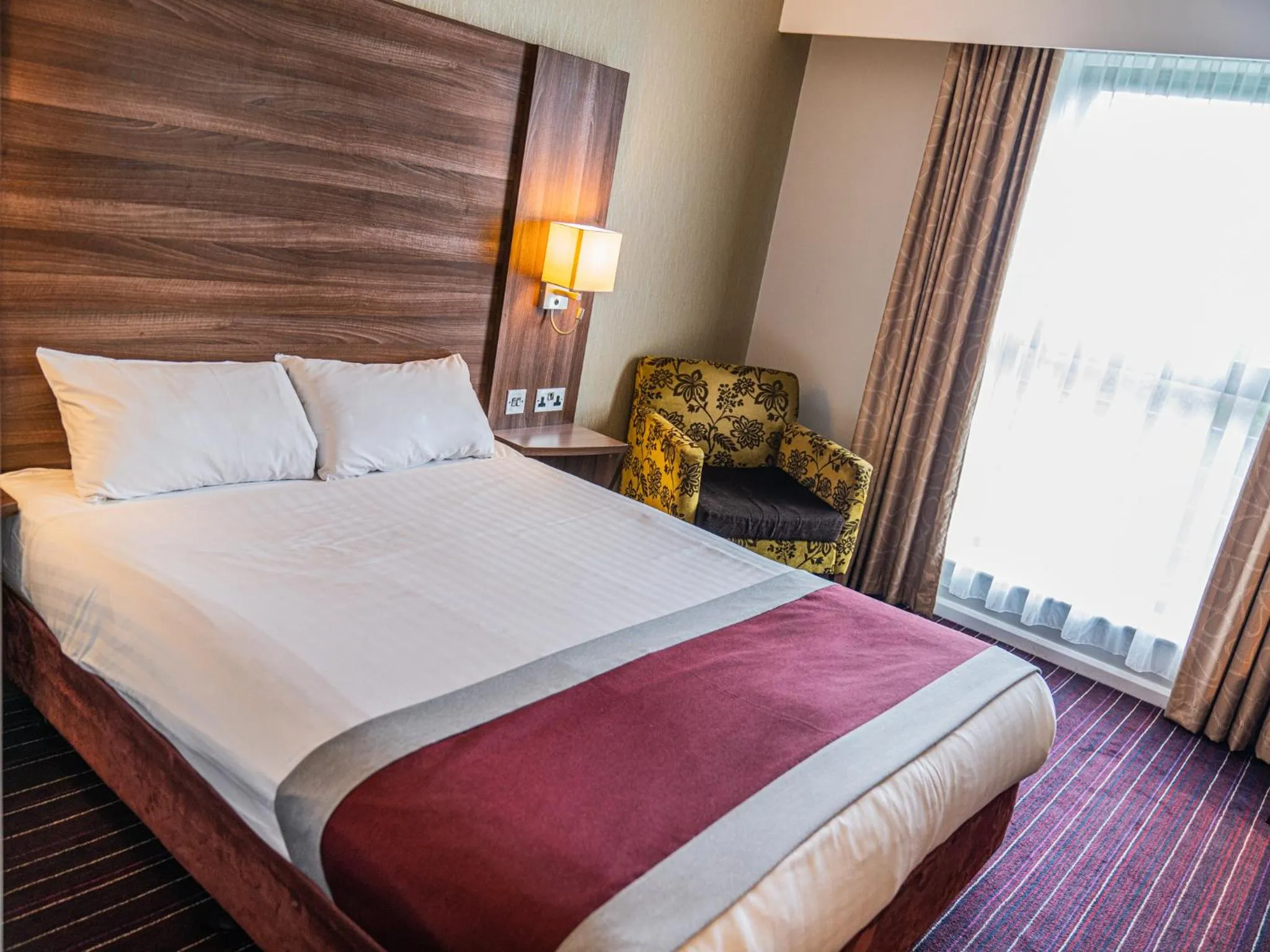 Bedroom, Bed in Days Inn Wetherby