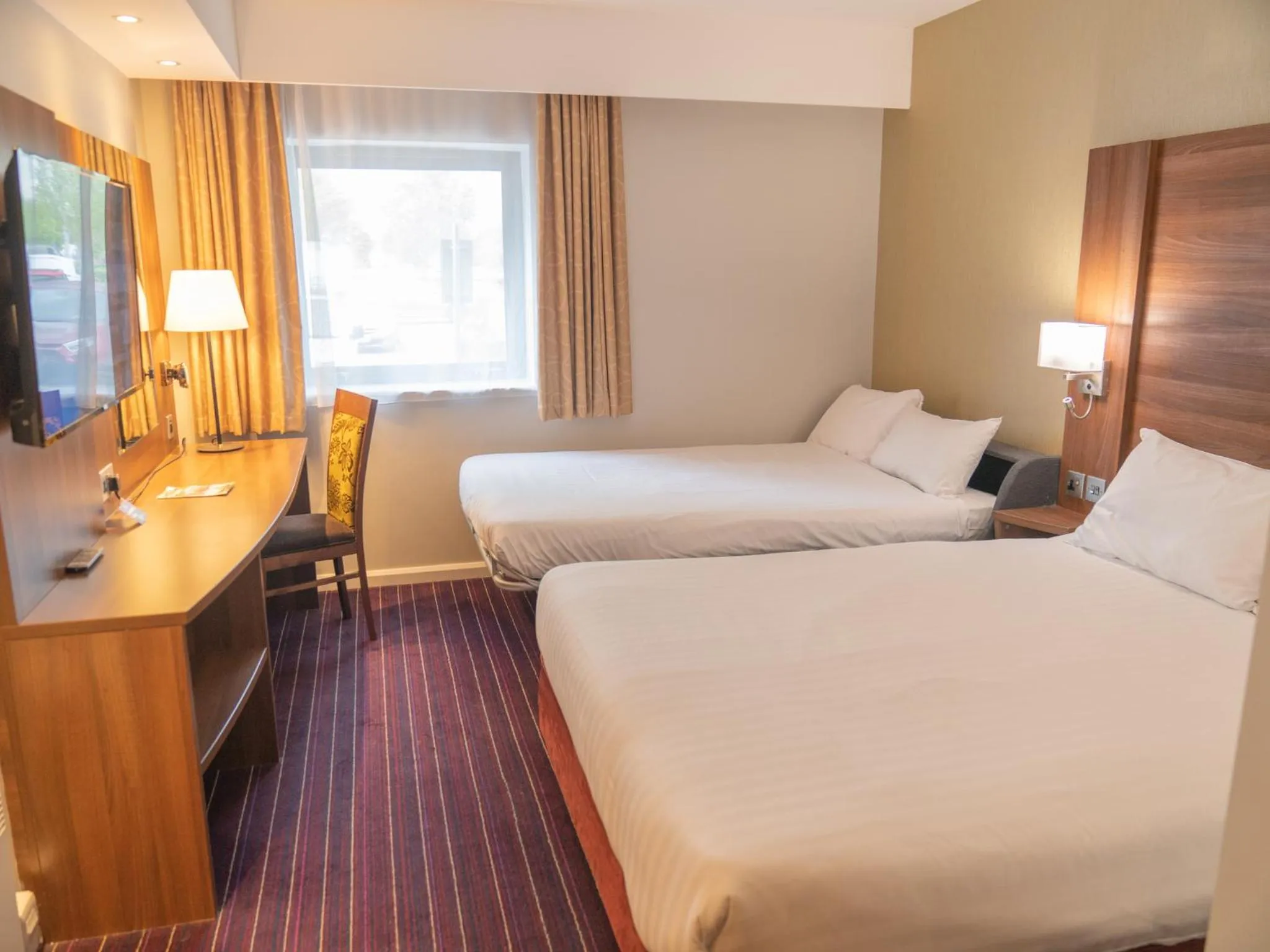 Bedroom, Bed in Days Inn Wetherby