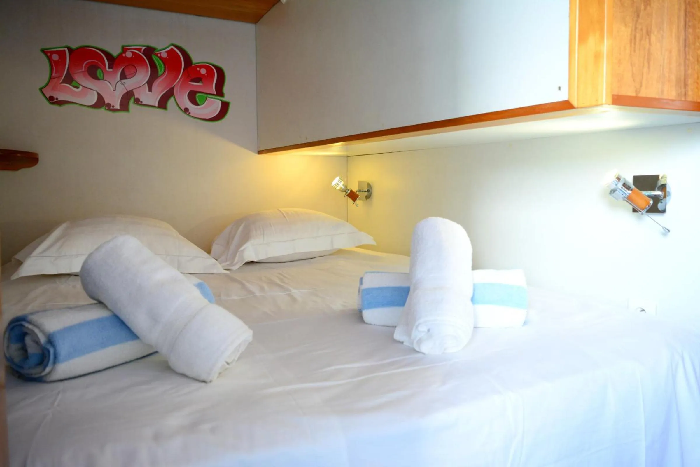 Bed in Moana Studio - downtown Papeete - WiFi AC Netflix parking - 3 people