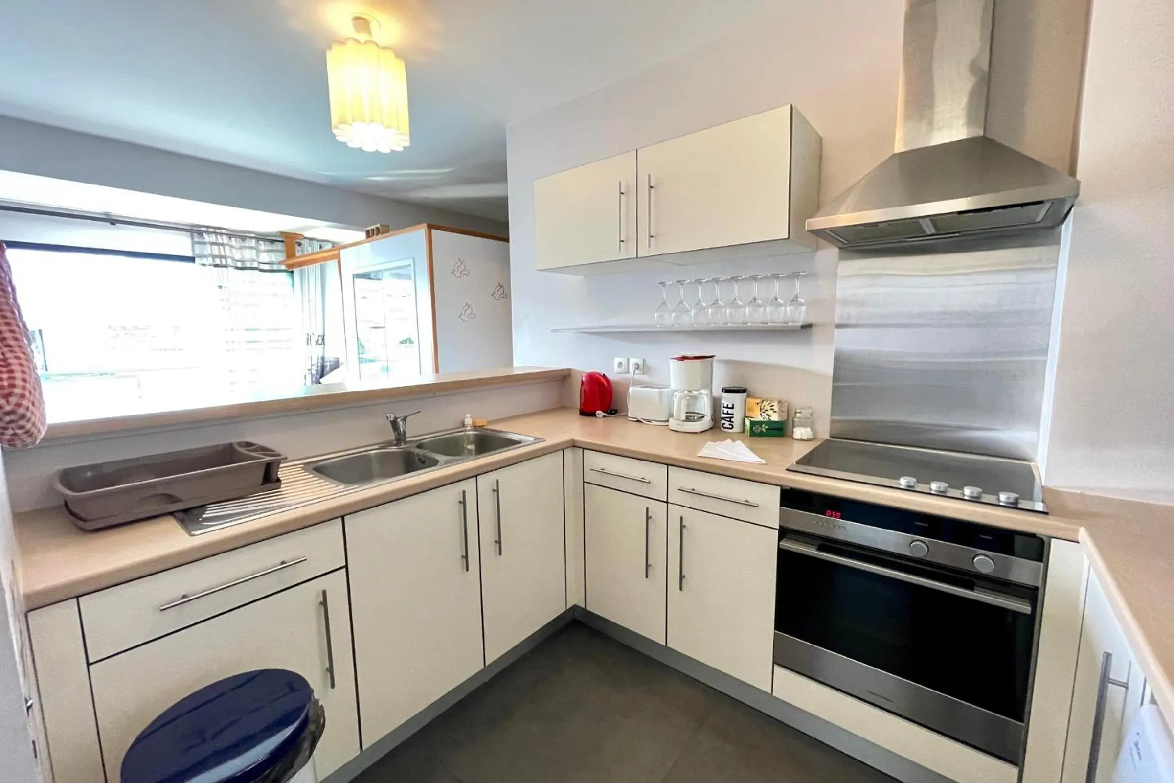 Coffee/tea facilities in Moana Studio - downtown Papeete - WiFi AC Netflix parking - 3 people