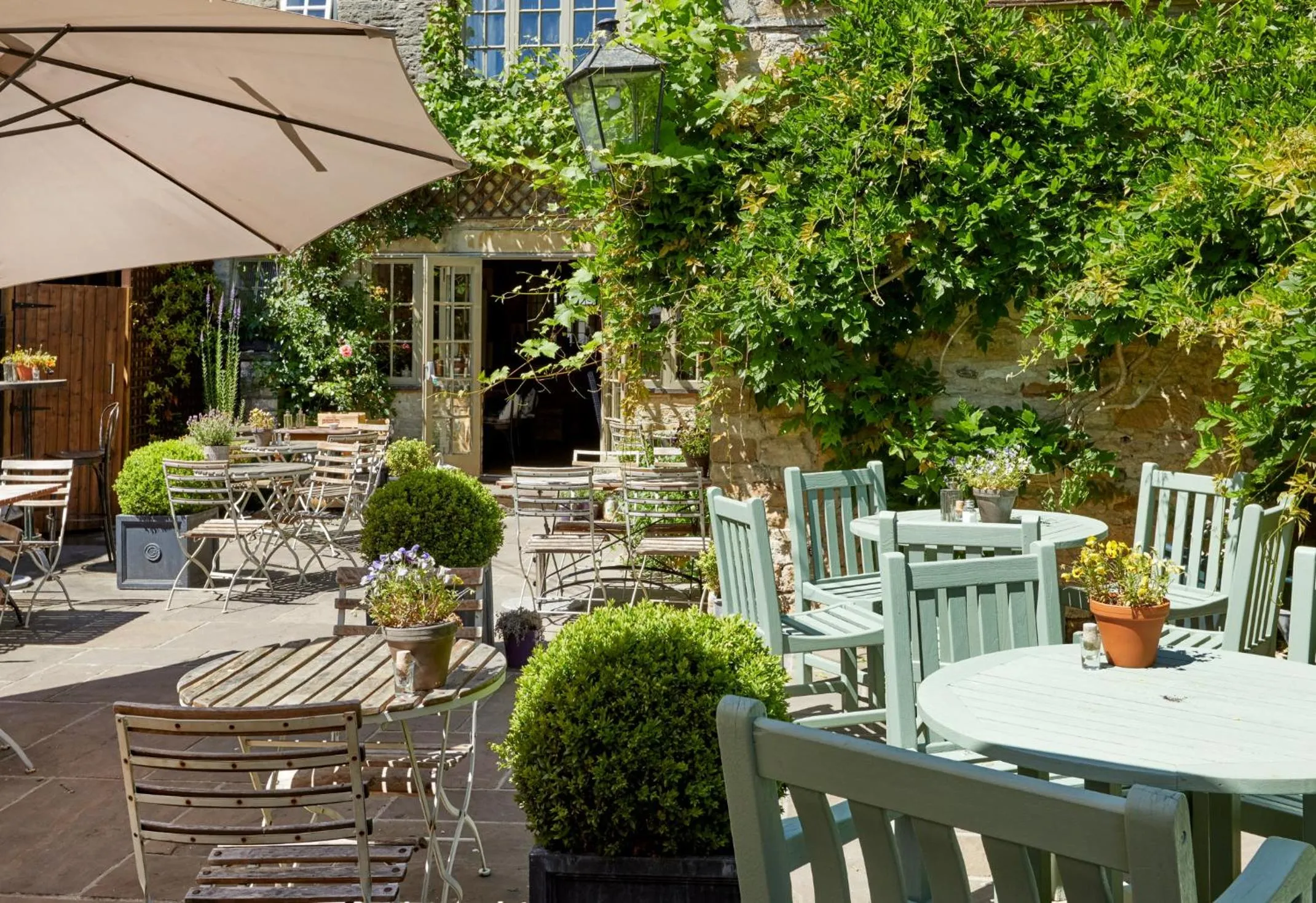 Patio in Burford House BH