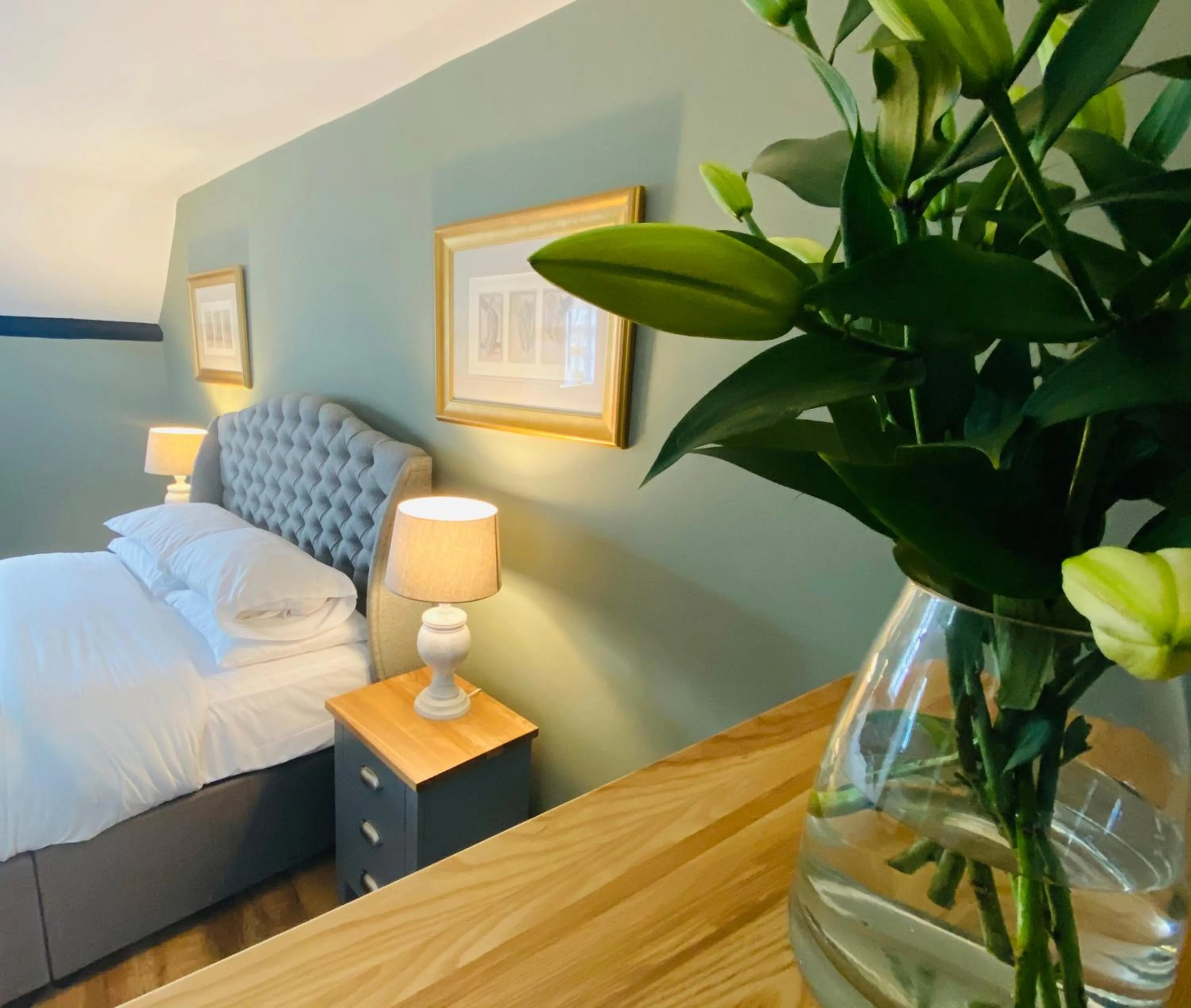 Bedroom, Bed in Burford House BH