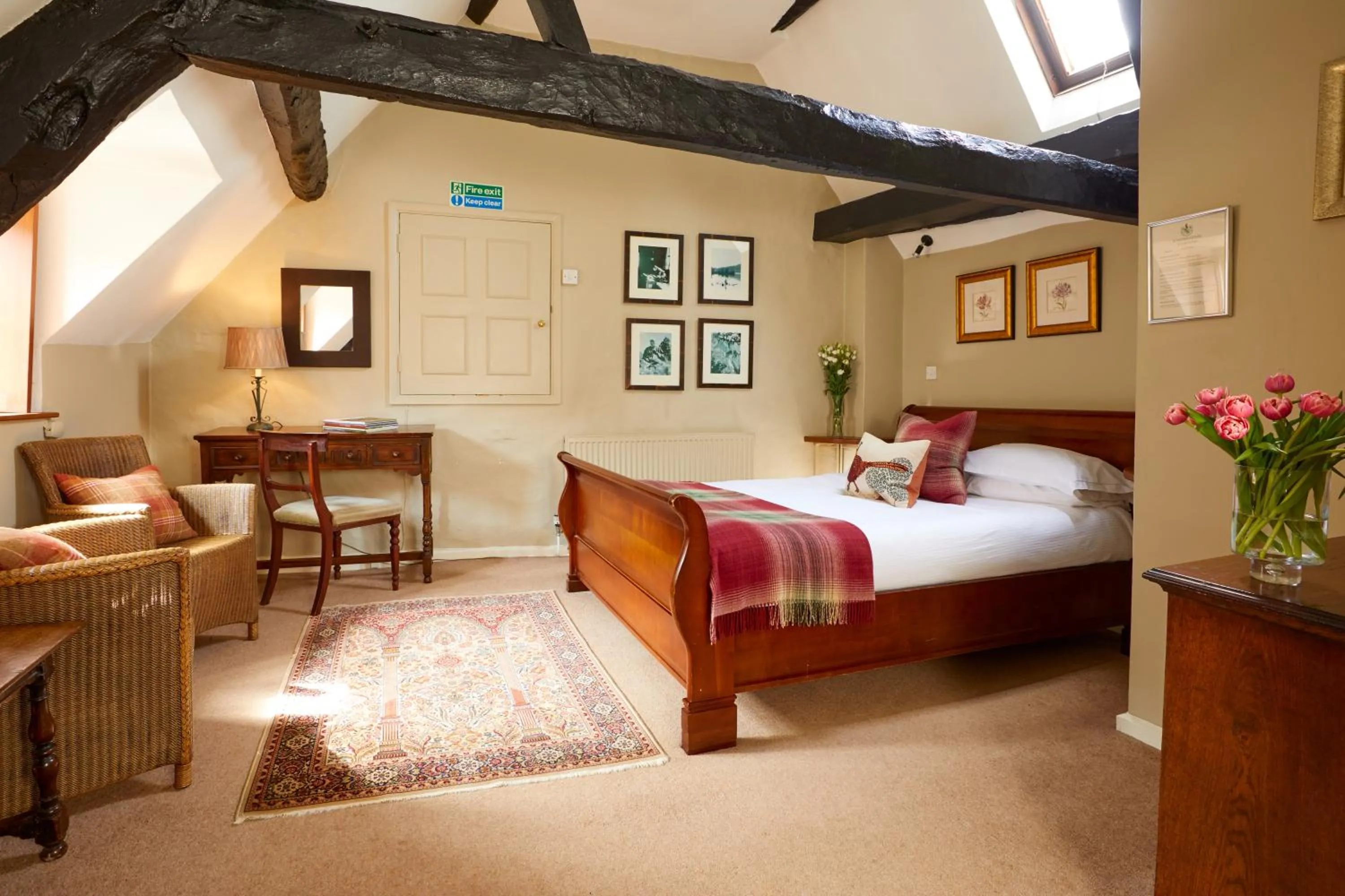Bed in Burford House BH