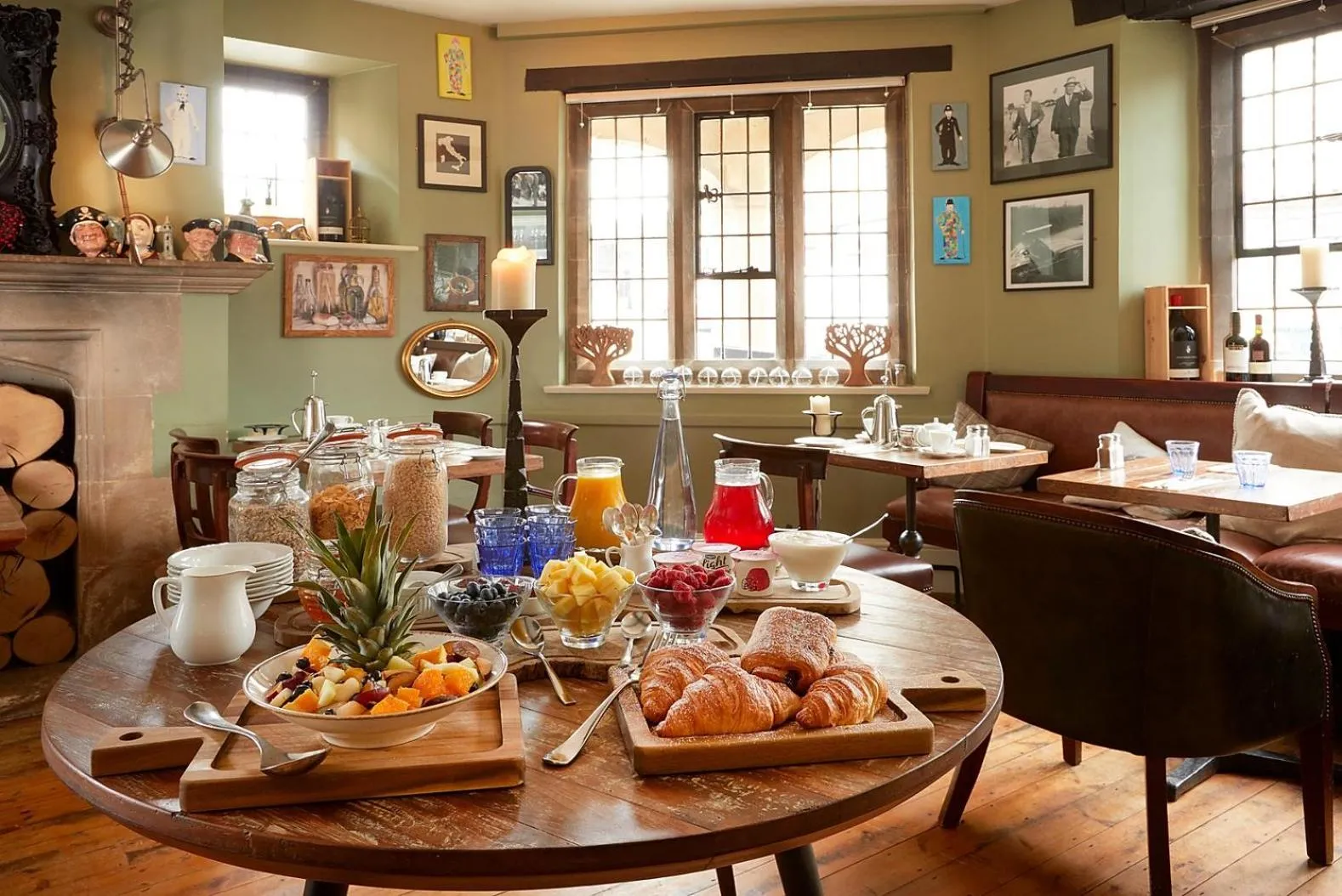 Food in Burford House BH