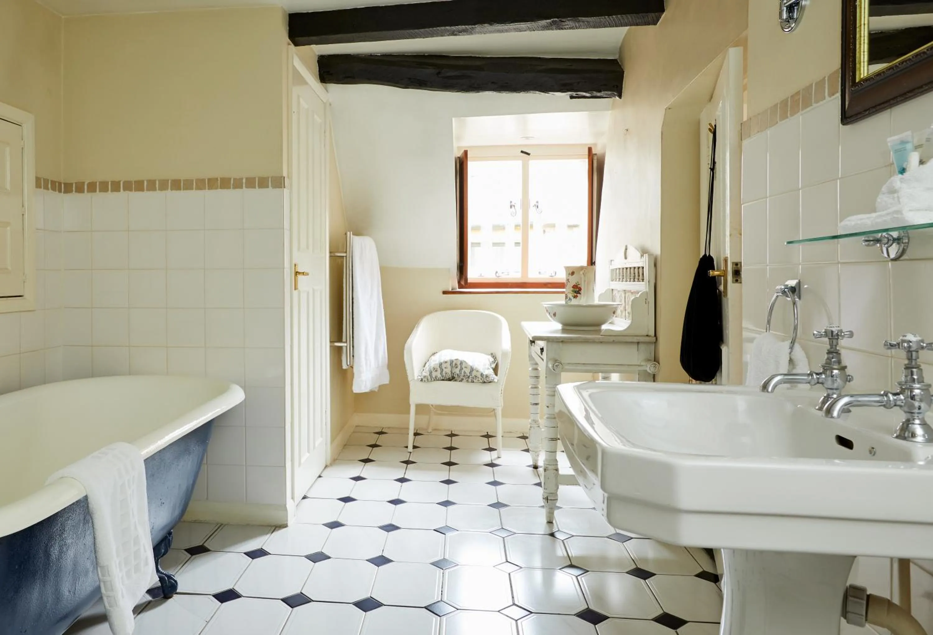 Bathroom in Burford House BH