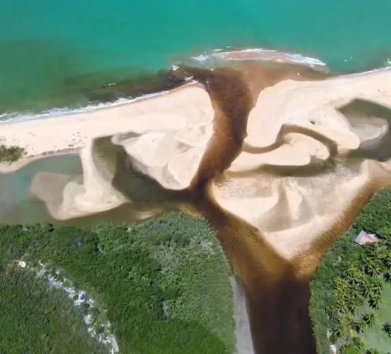 Nearby landmark in Vila das Mangabeiras Corumbau