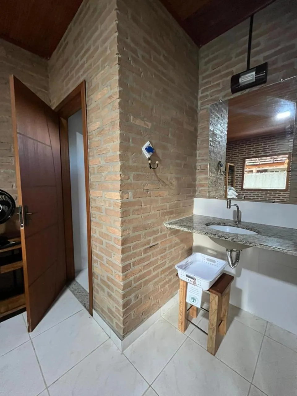 Shower in Vila das Mangabeiras Corumbau