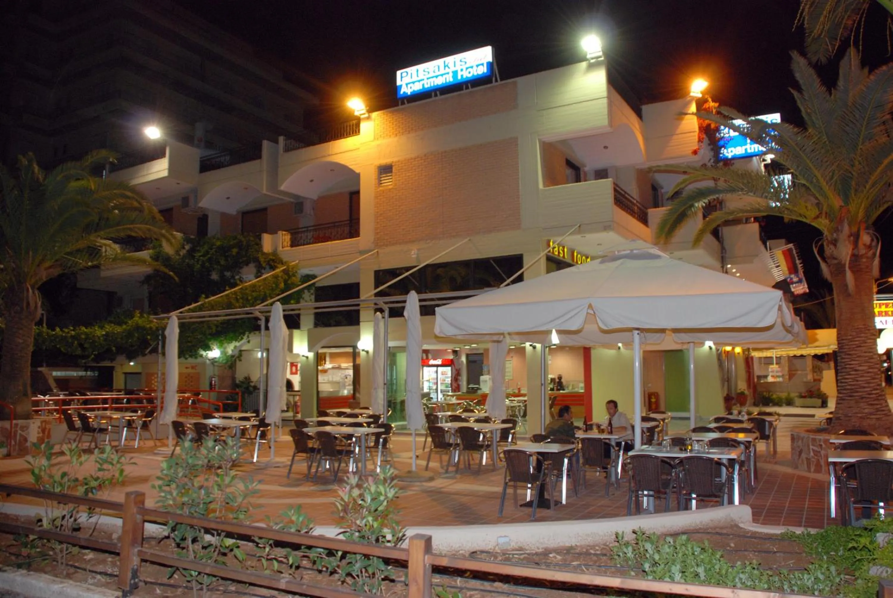 Restaurant/places to eat in Pitsakis Hotel