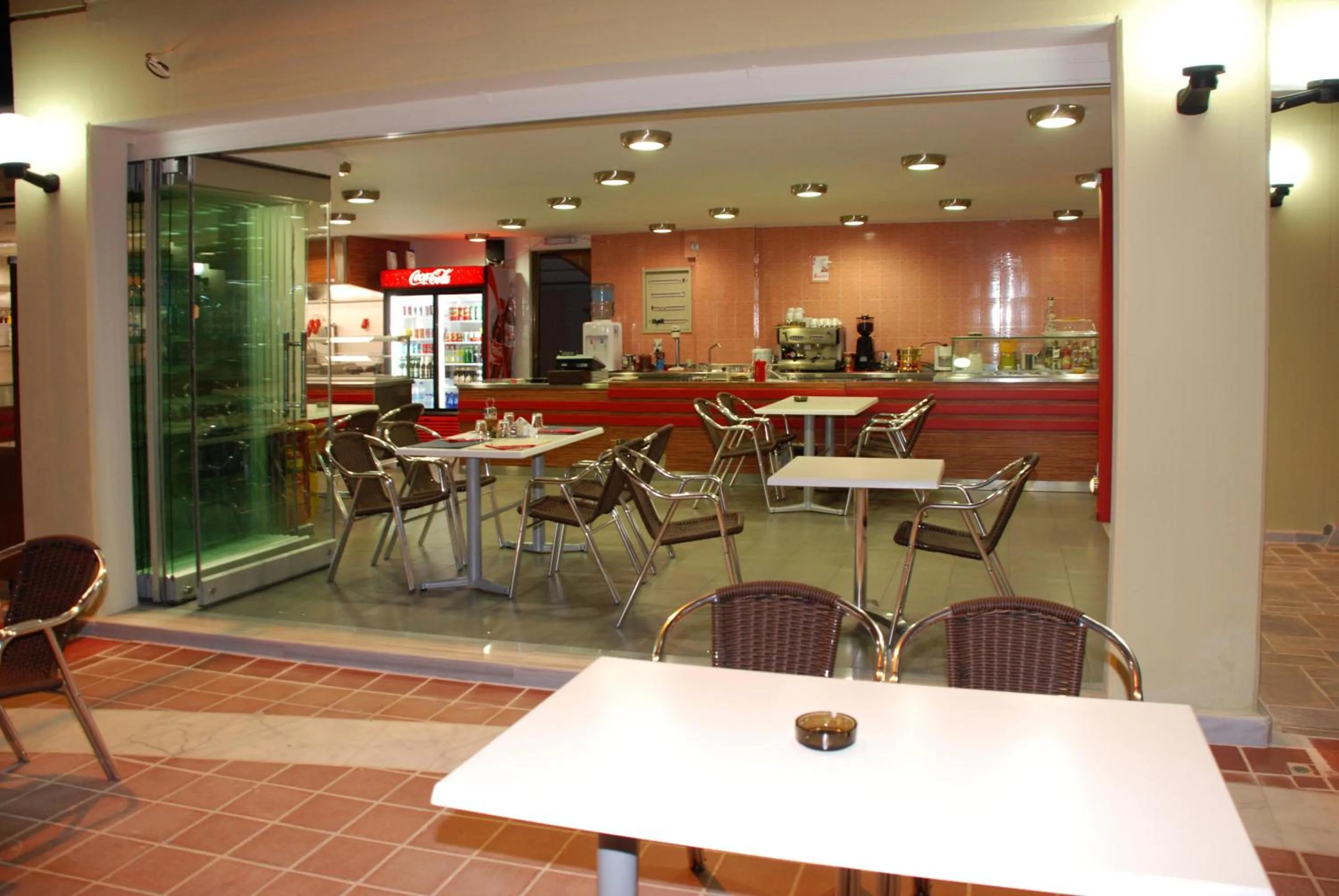 Restaurant/places to eat in Pitsakis Hotel