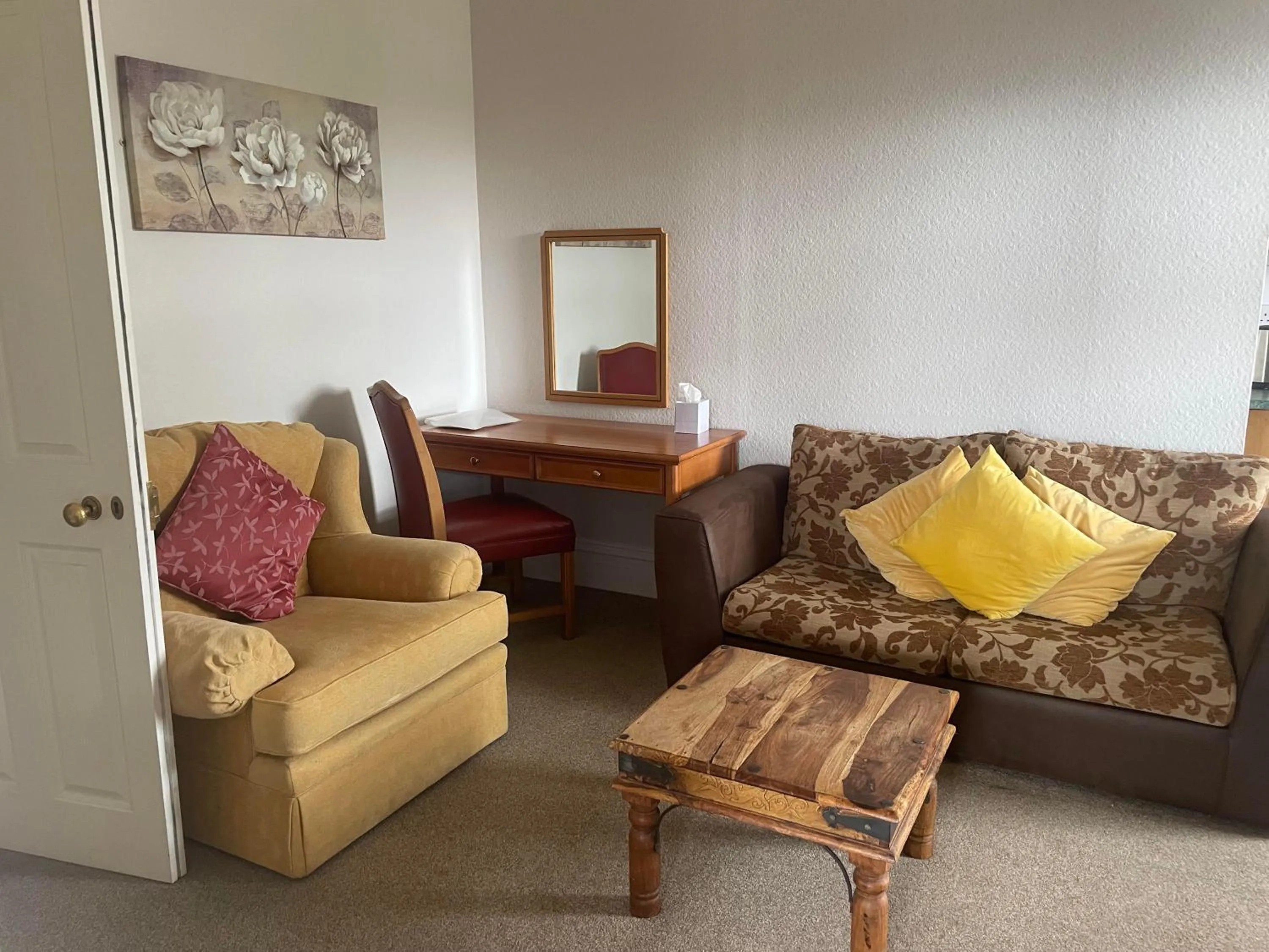 Living room in Highland Moors