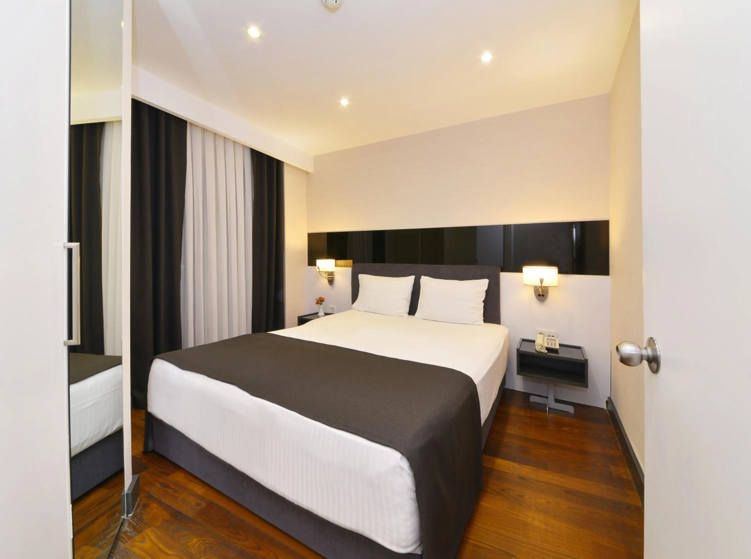 Nish İstanbul Suites & Hotel