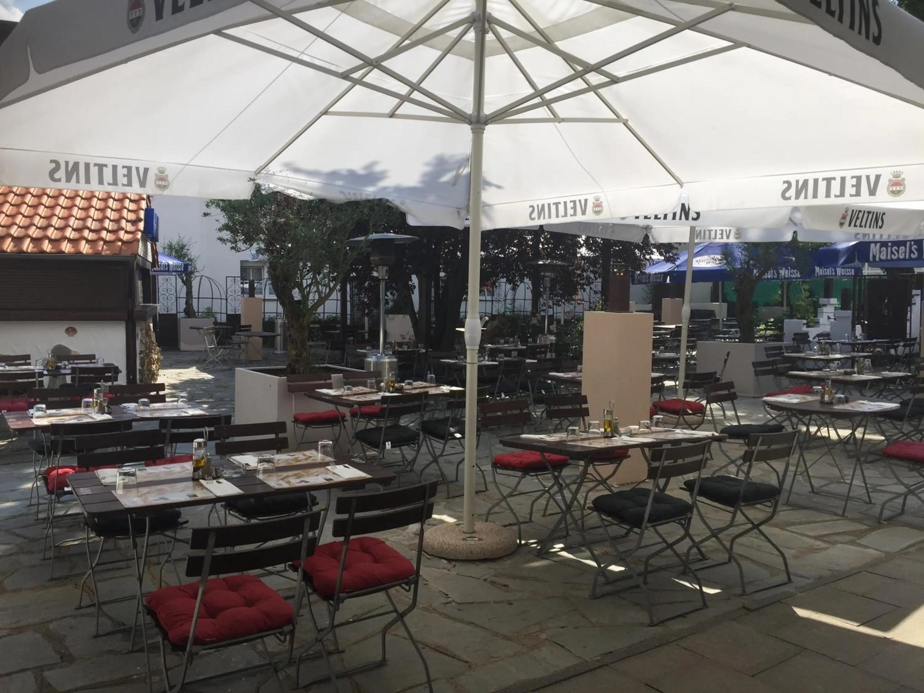 Patio in Hotel Kolossos Düsseldorf - Neuss