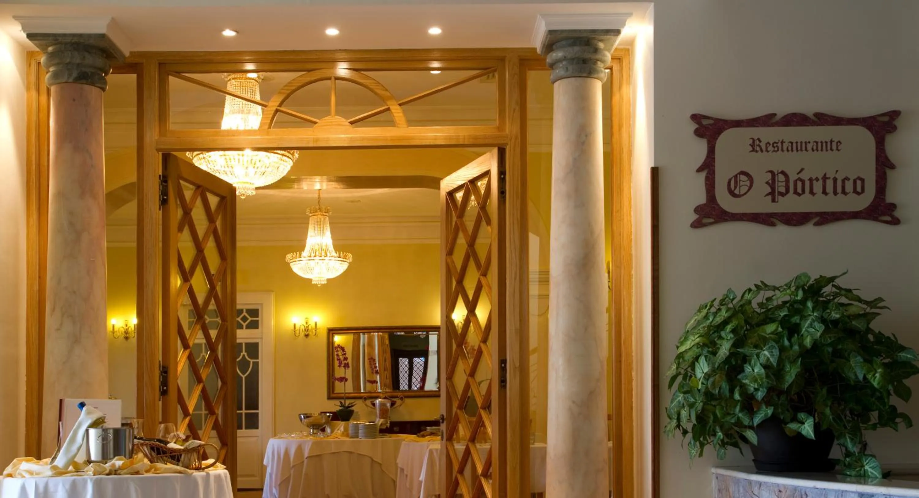 Restaurant/places to eat in Hotel Quinta Bela S Tiago