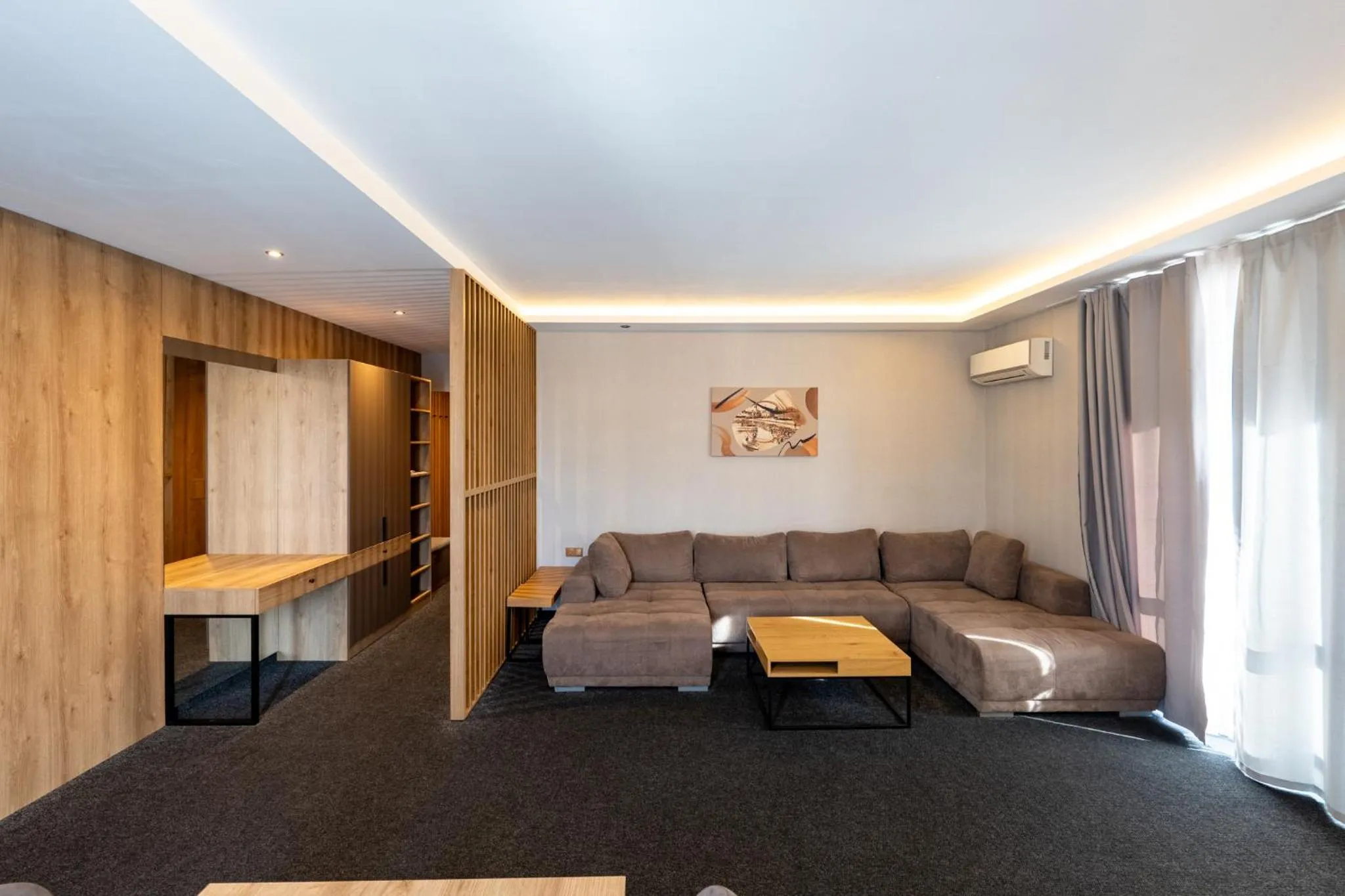 Living room, Bed in Avenue Hotel Deluxe