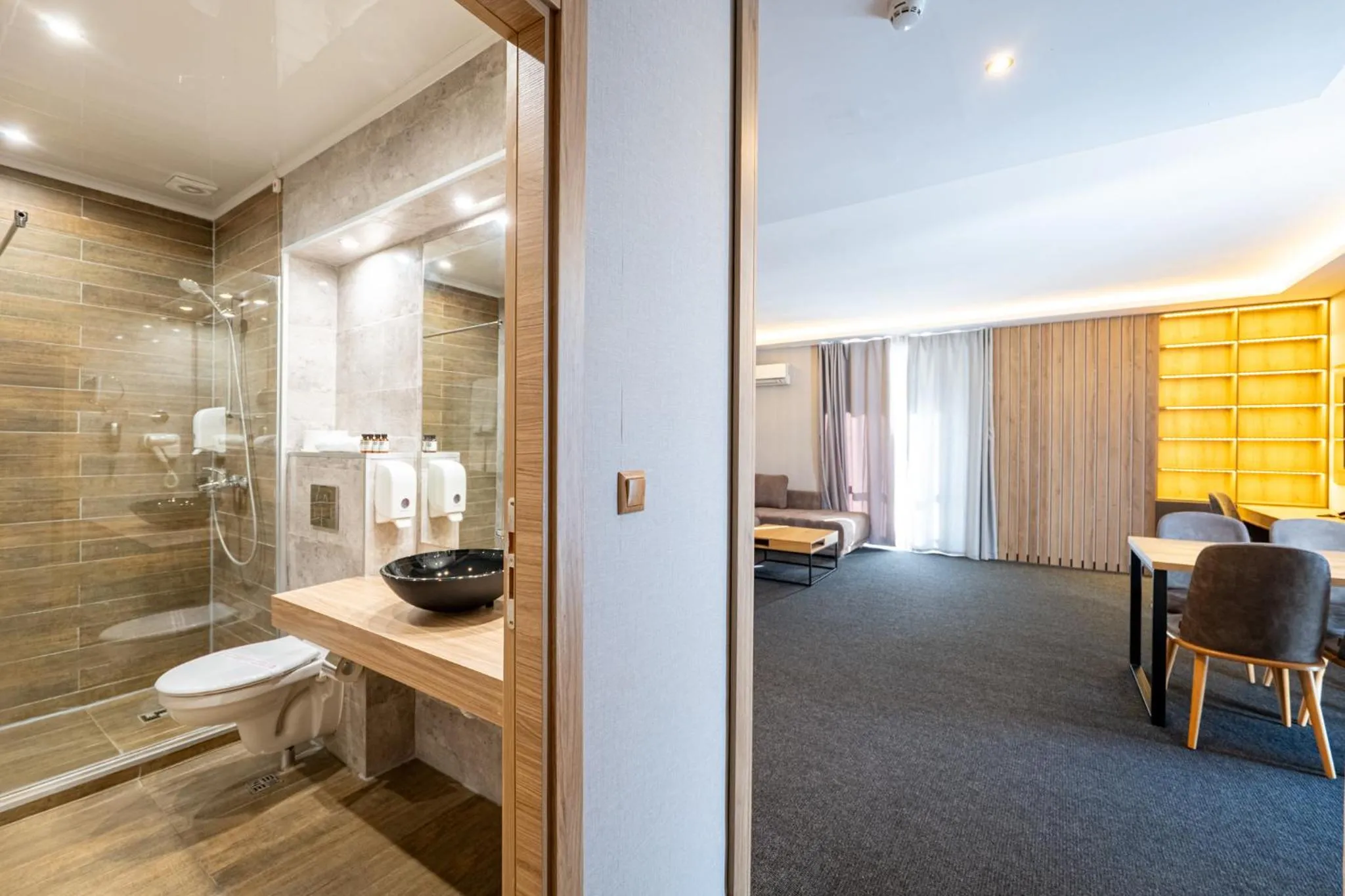 VIP in Avenue Hotel Deluxe