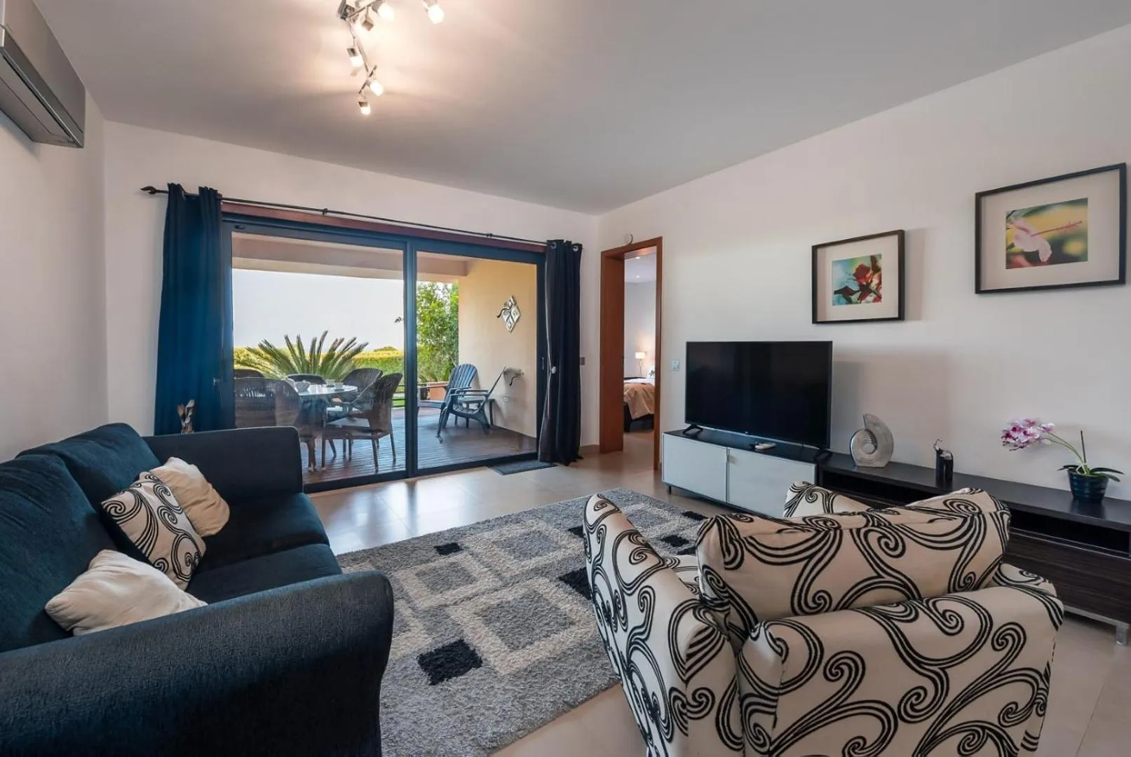 Communal lounge/ TV room in Mar da Luz Resort