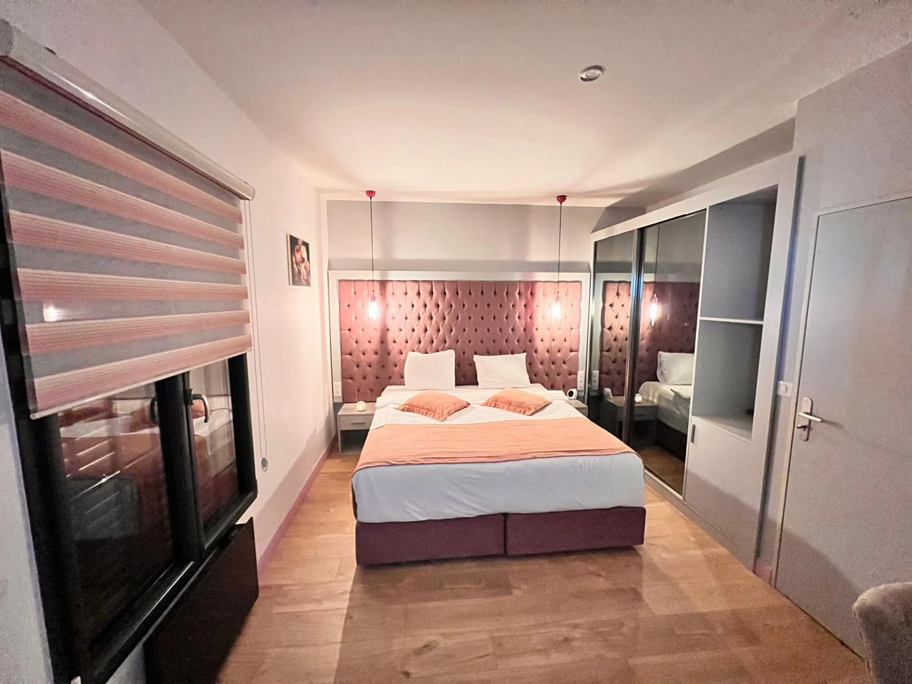 Bed in Paris Luxury Guest House - CDG Aéroport