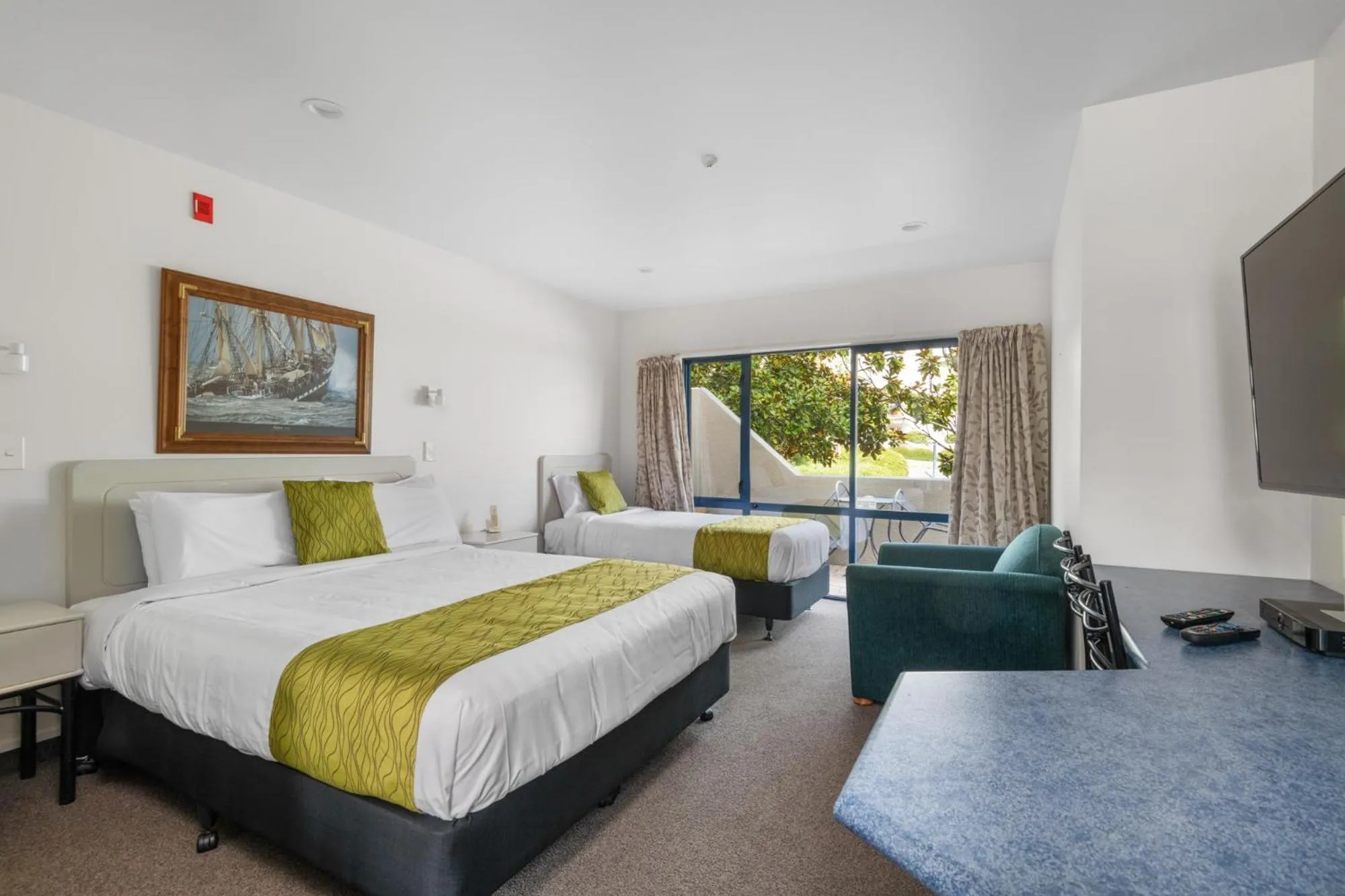 Bedroom, Bed in Panorama Motor Lodge