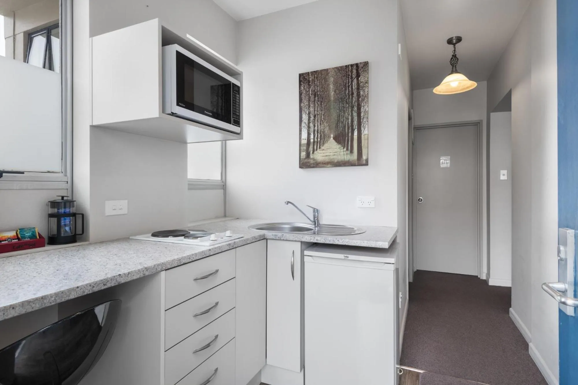 Kitchen or kitchenette in Panorama Motor Lodge