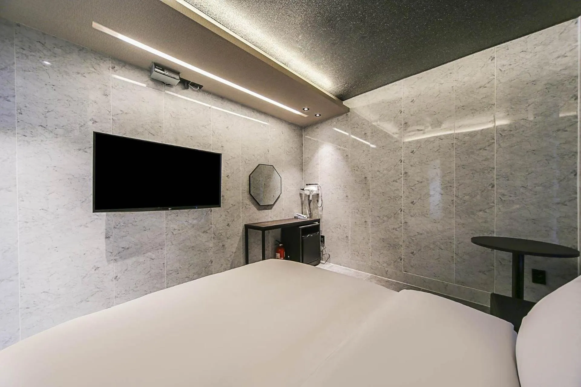 Photo of the whole room, Bed in MG Hotel