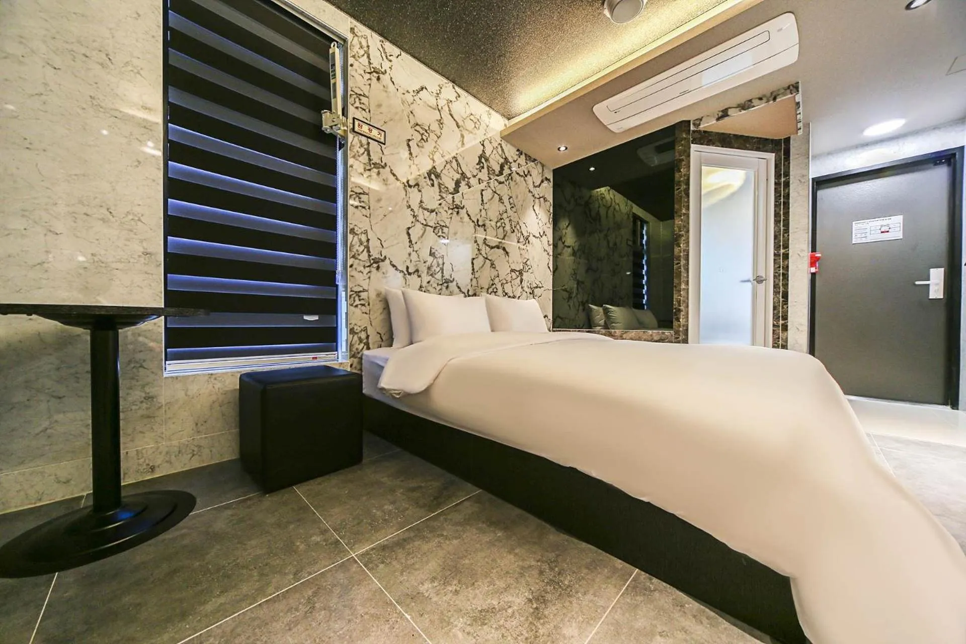 Photo of the whole room, Bed in MG Hotel