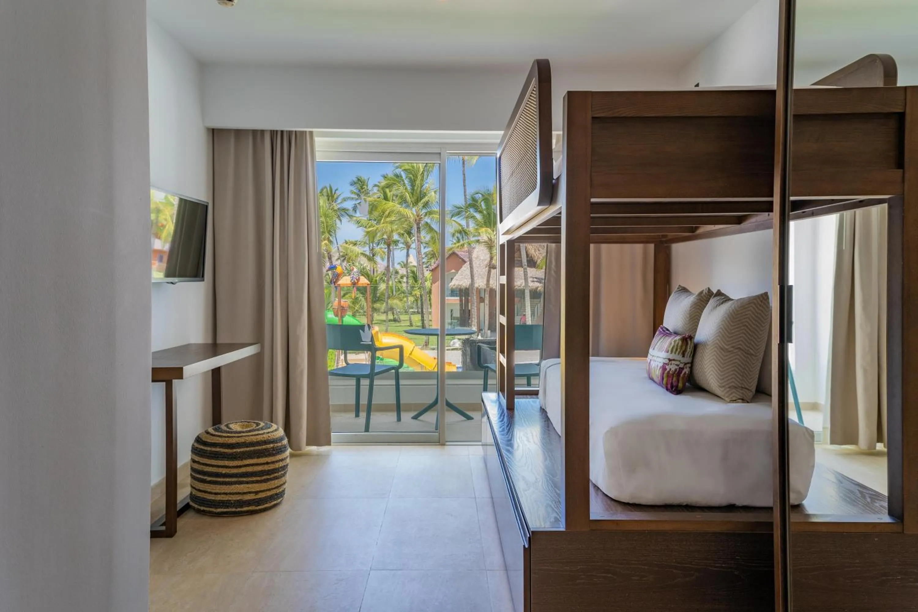 Photo of the whole room, Bed in Tropical Deluxe Princess - All Inclusive