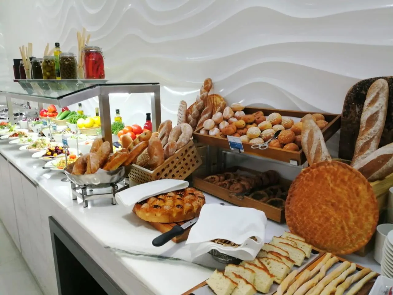 Food in City Avenue Hotel