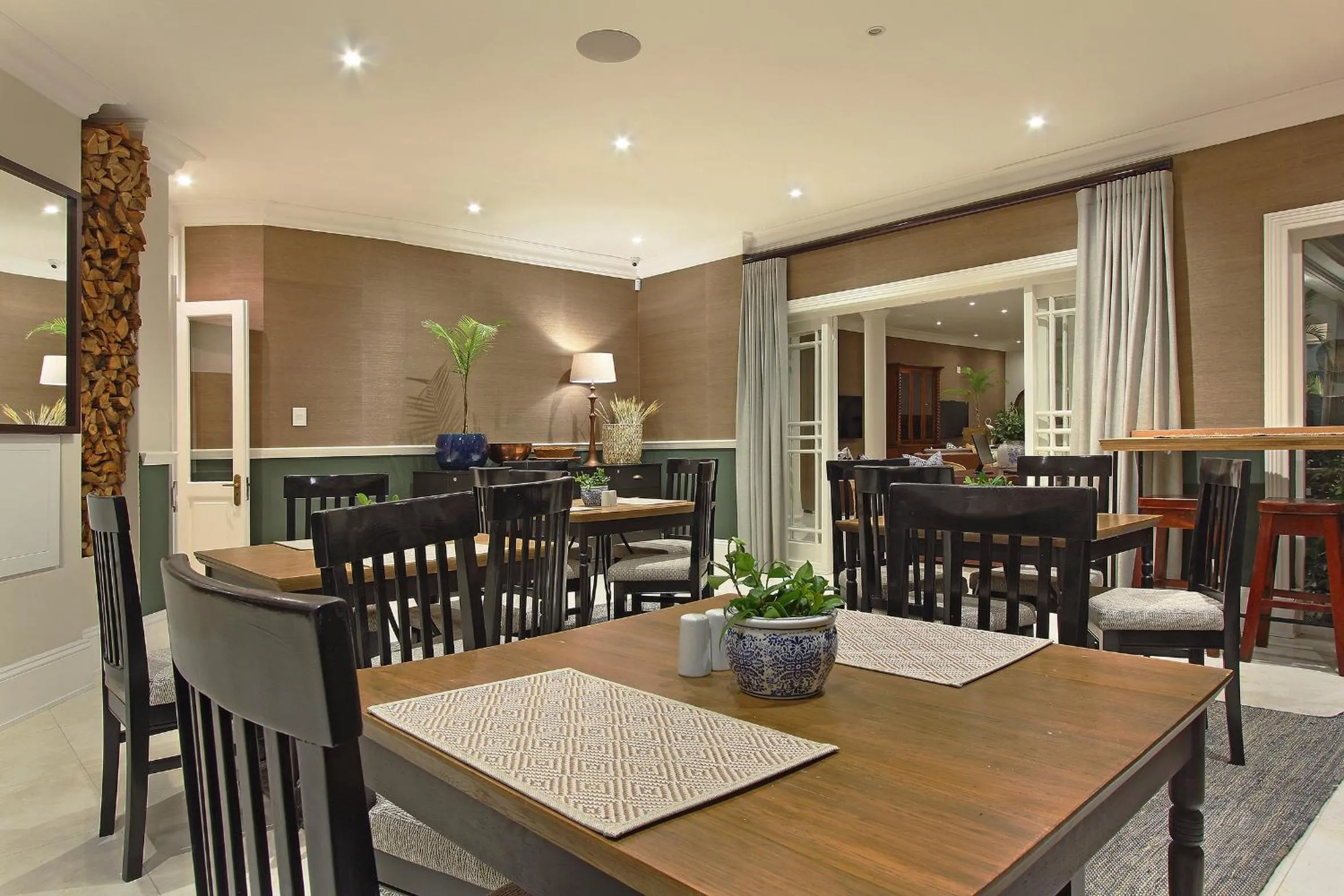 Restaurant/places to eat in Stellenbosch Manor