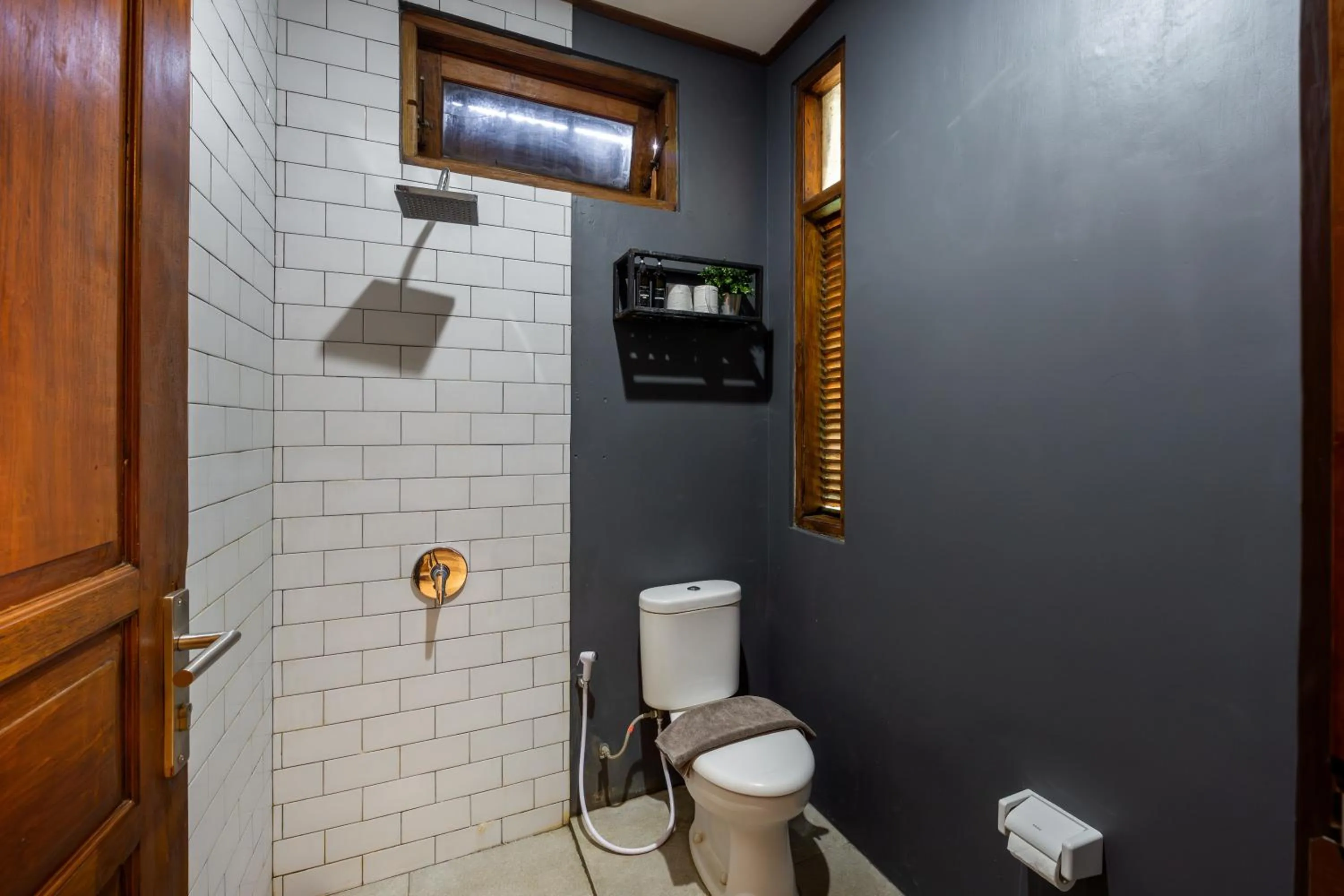 Toilet in Interconnection Hostel