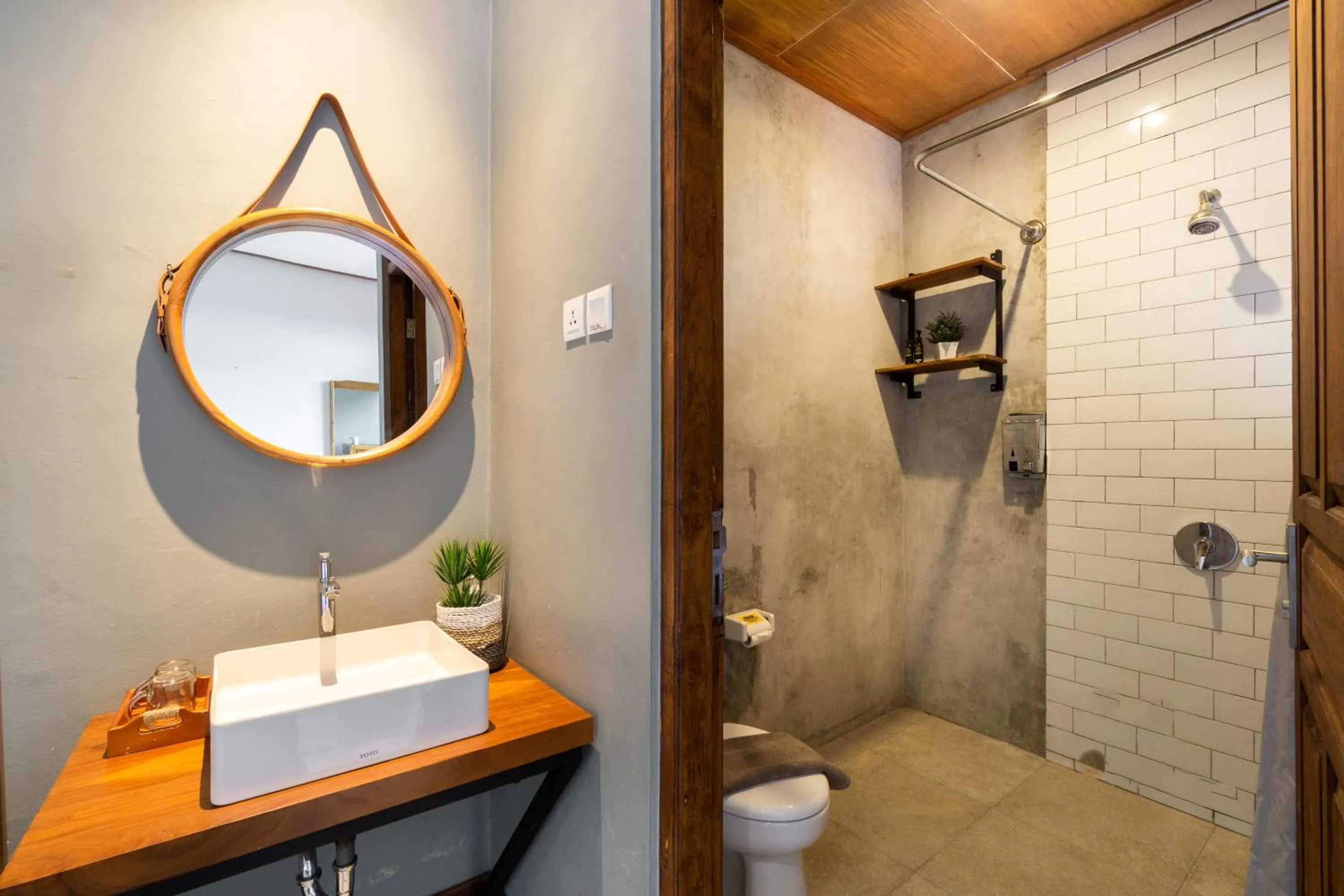 Shower in Interconnection Hostel