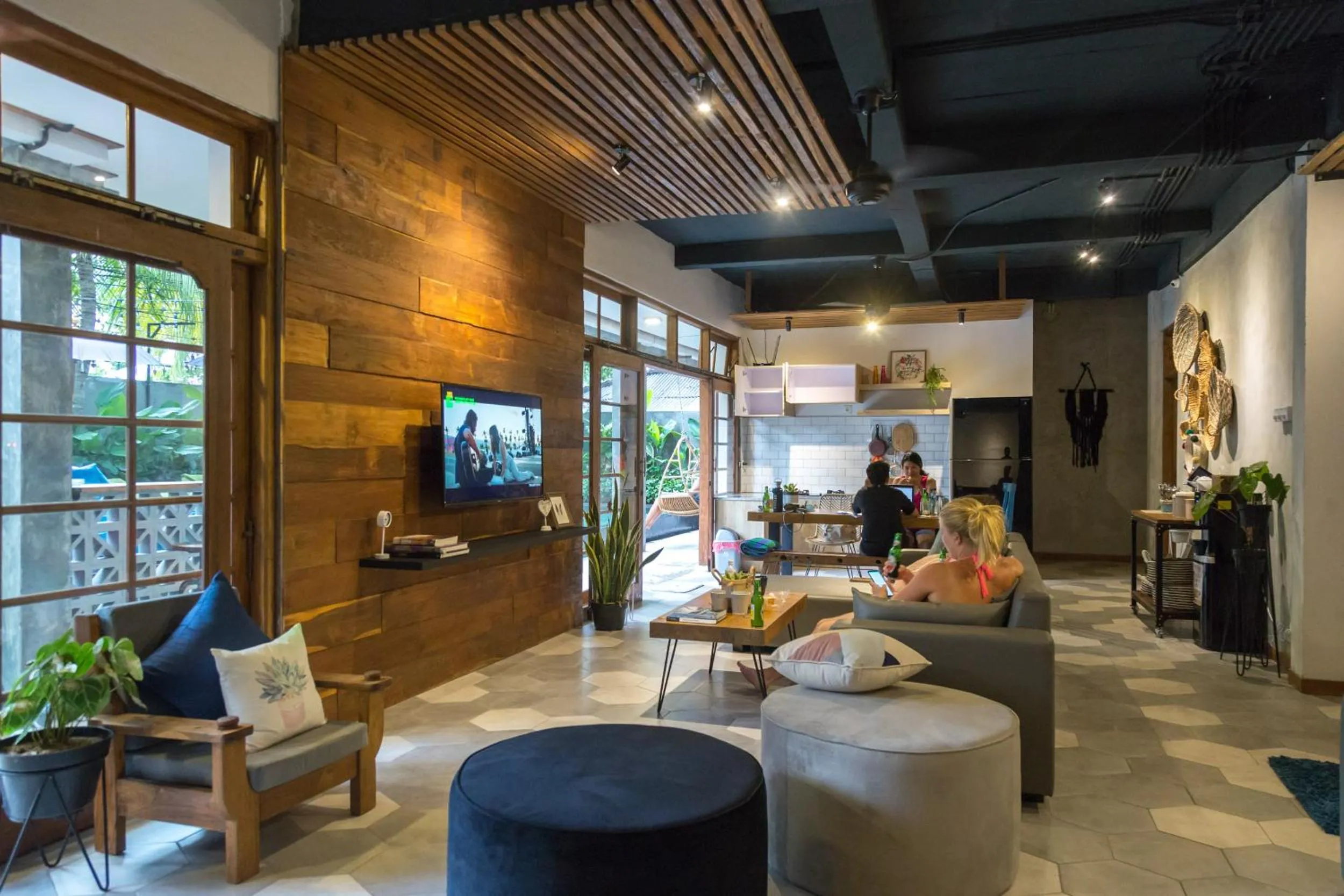 Communal lounge/ TV room in Interconnection Hostel