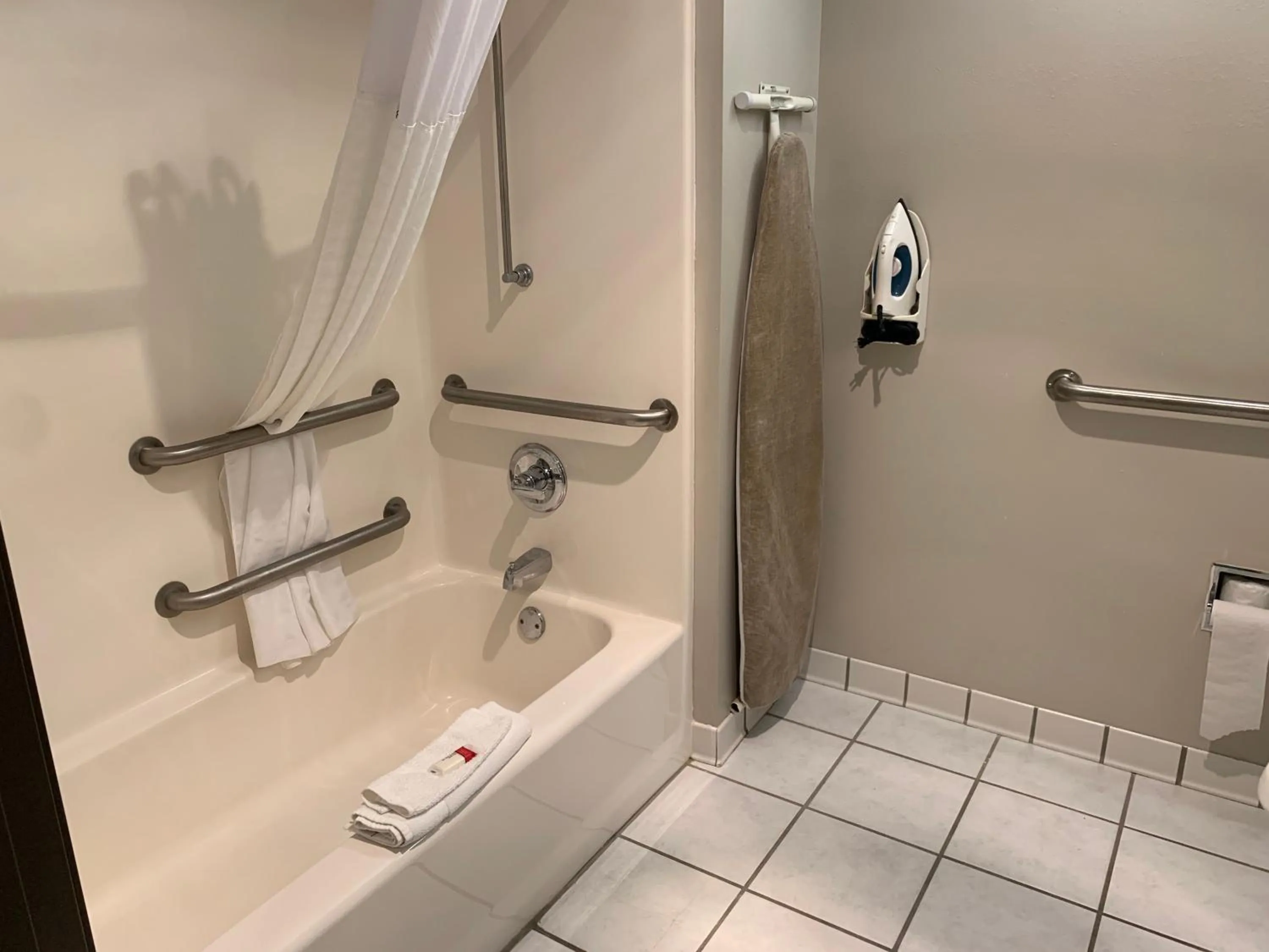 Bath in Baymont by Wyndham Piqua