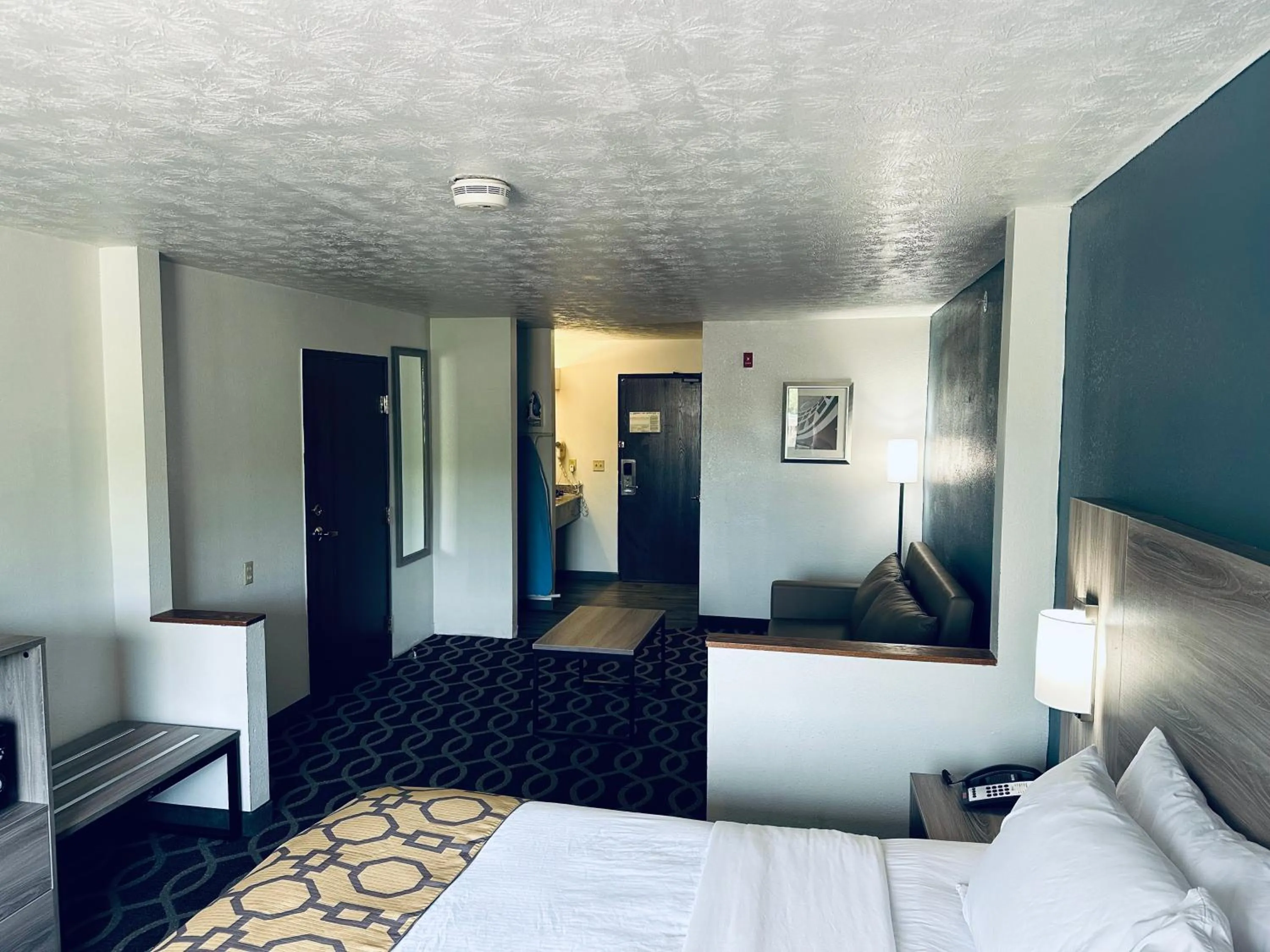 Bedroom, Bed in Baymont by Wyndham Piqua