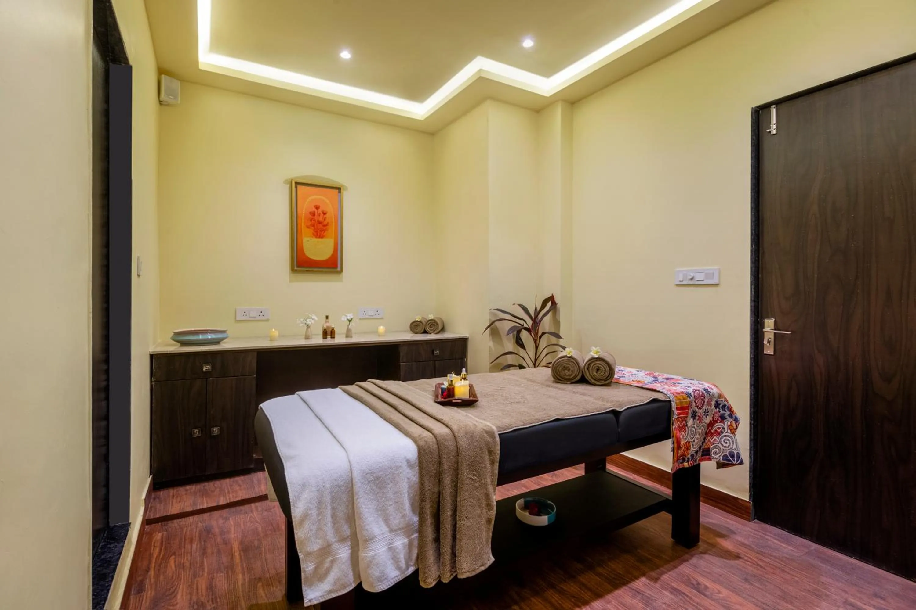 Spa and wellness centre/facilities, Bed in Sterling Balicha Udaipur