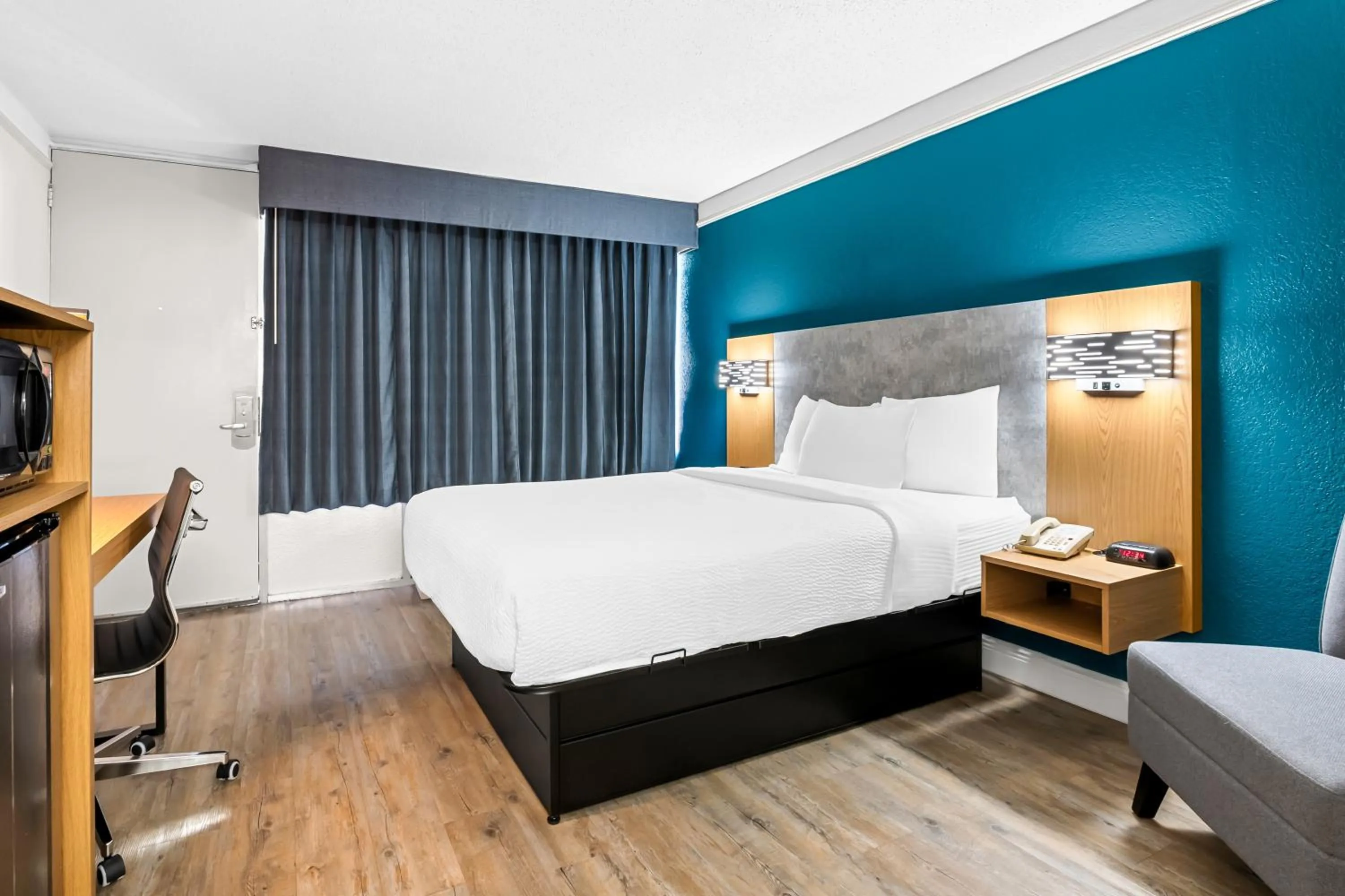 Bed in Quality Inn Slidell I-10