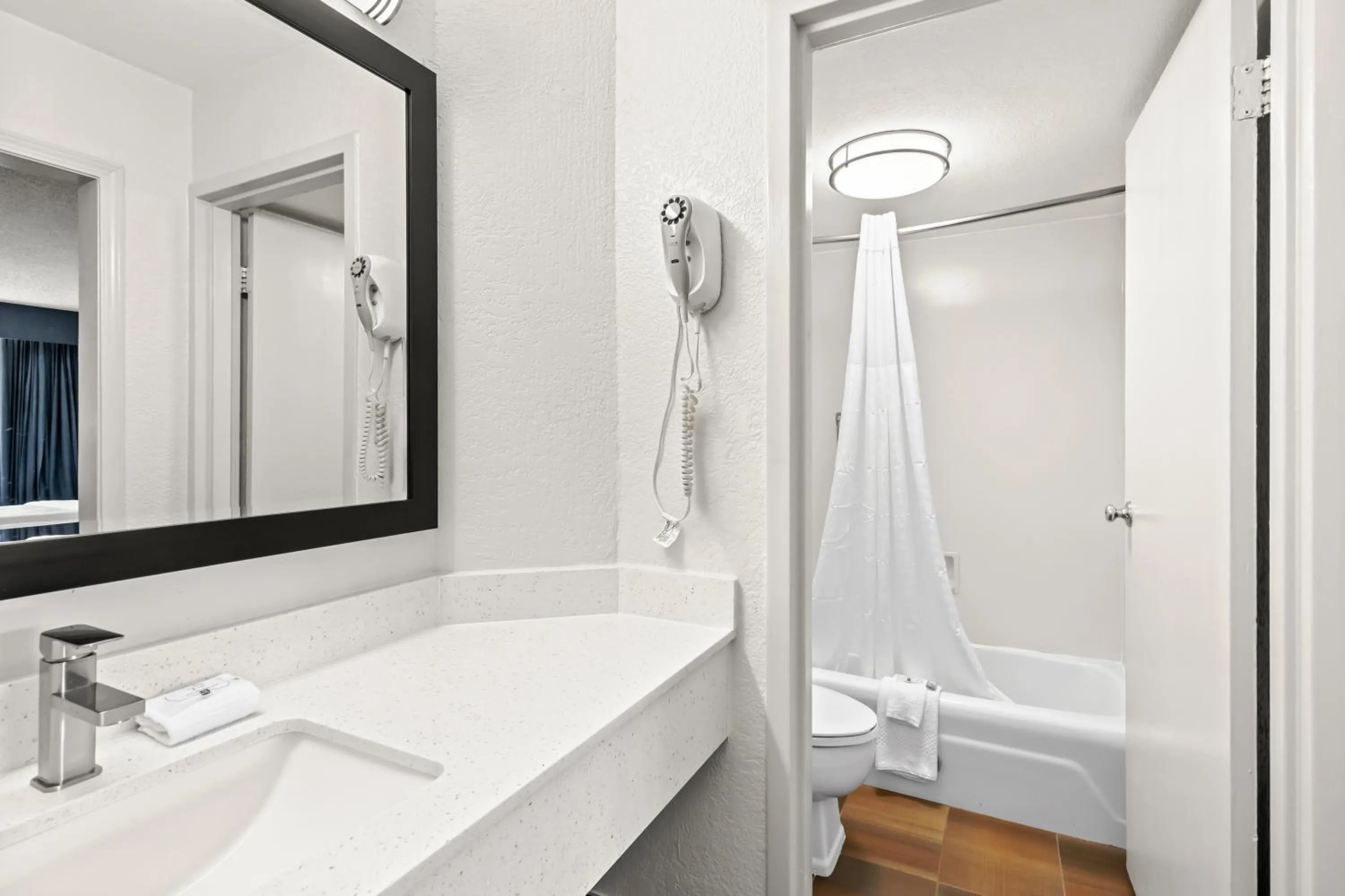 King Room with Pool View - Non Smoking/Pet Friendly in Quality Inn Slidell I-10