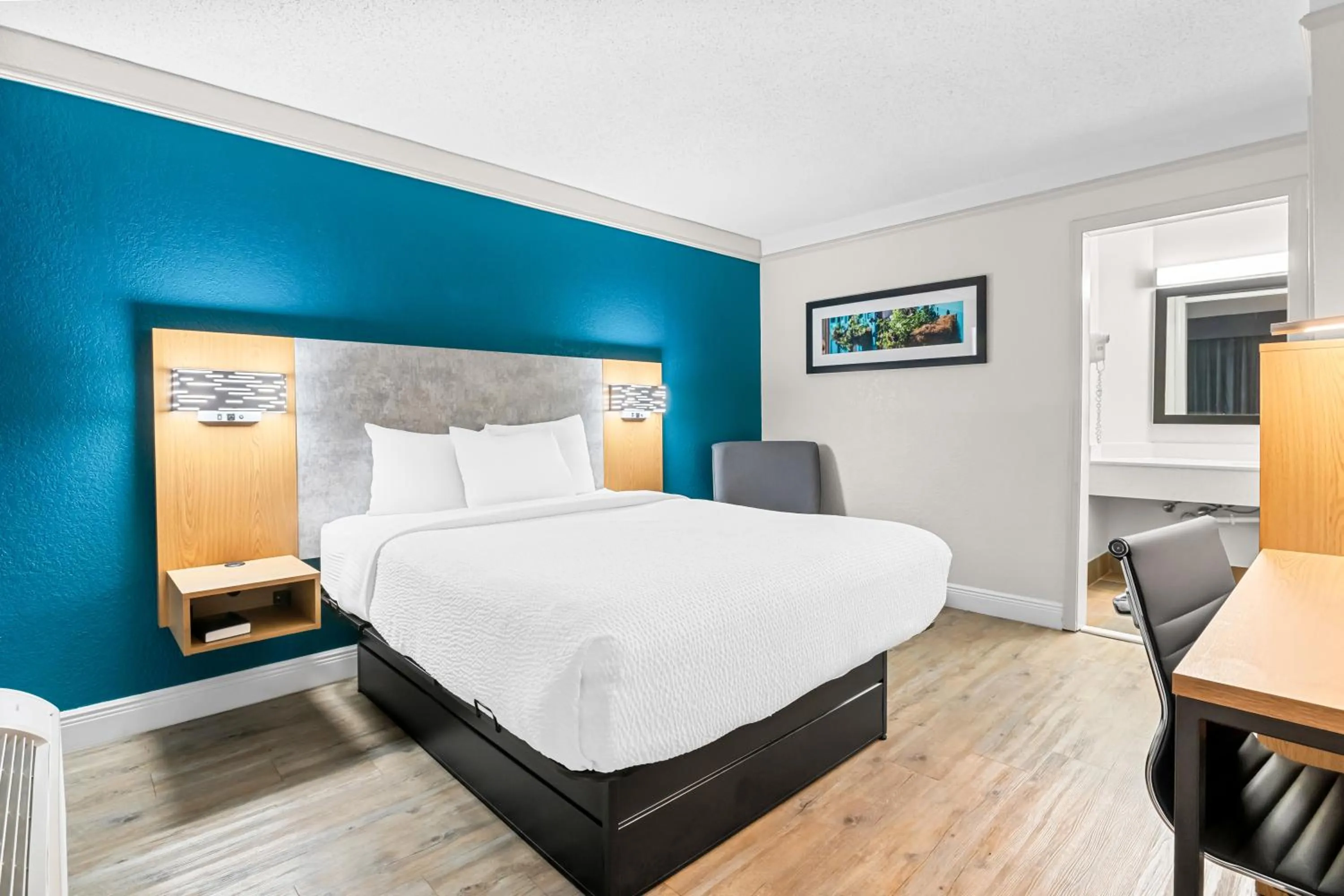 Queen Room with Pool View - Non-smoking in Quality Inn Slidell I-10