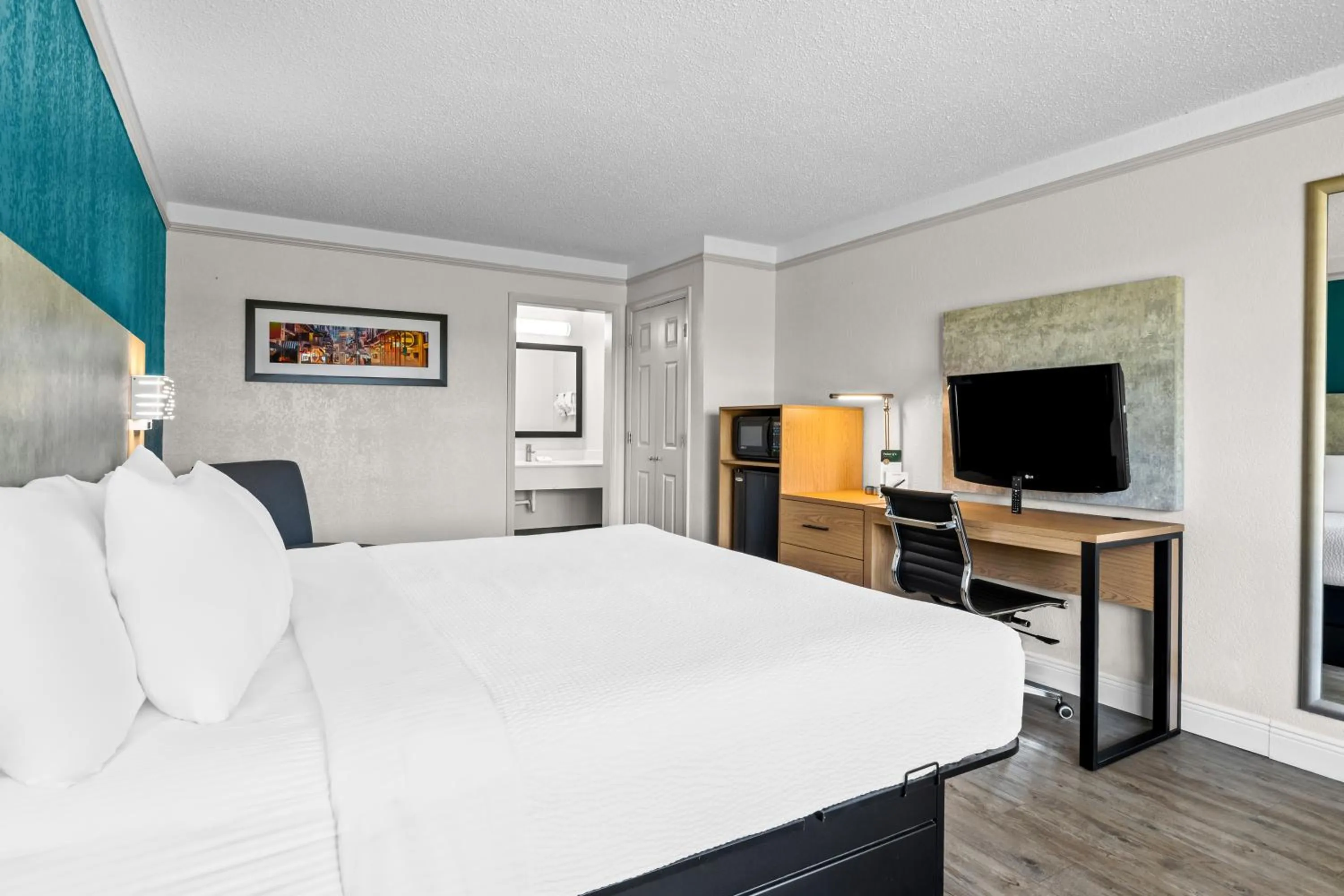 Bed in Quality Inn Slidell I-10