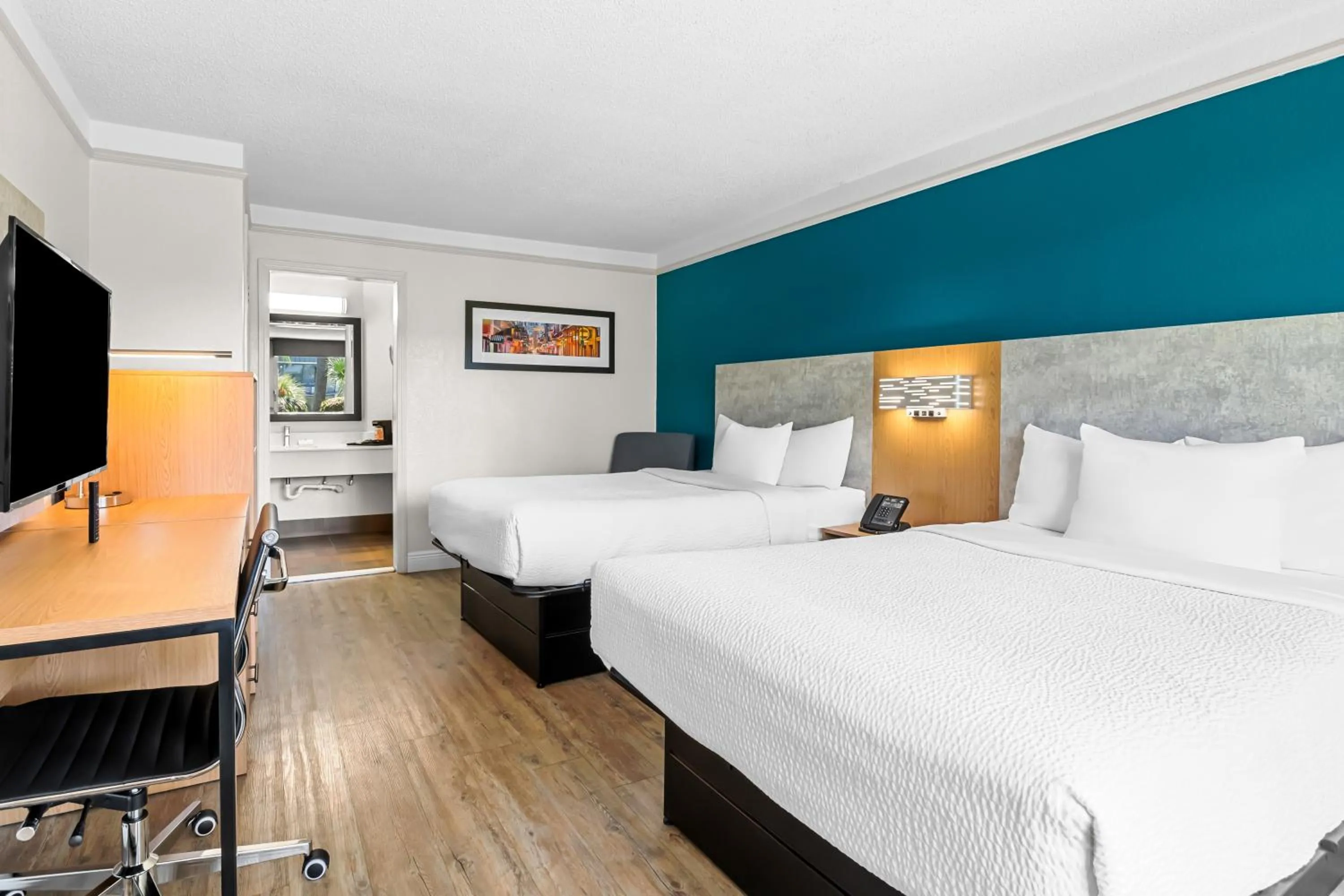 Bed in Quality Inn Slidell I-10