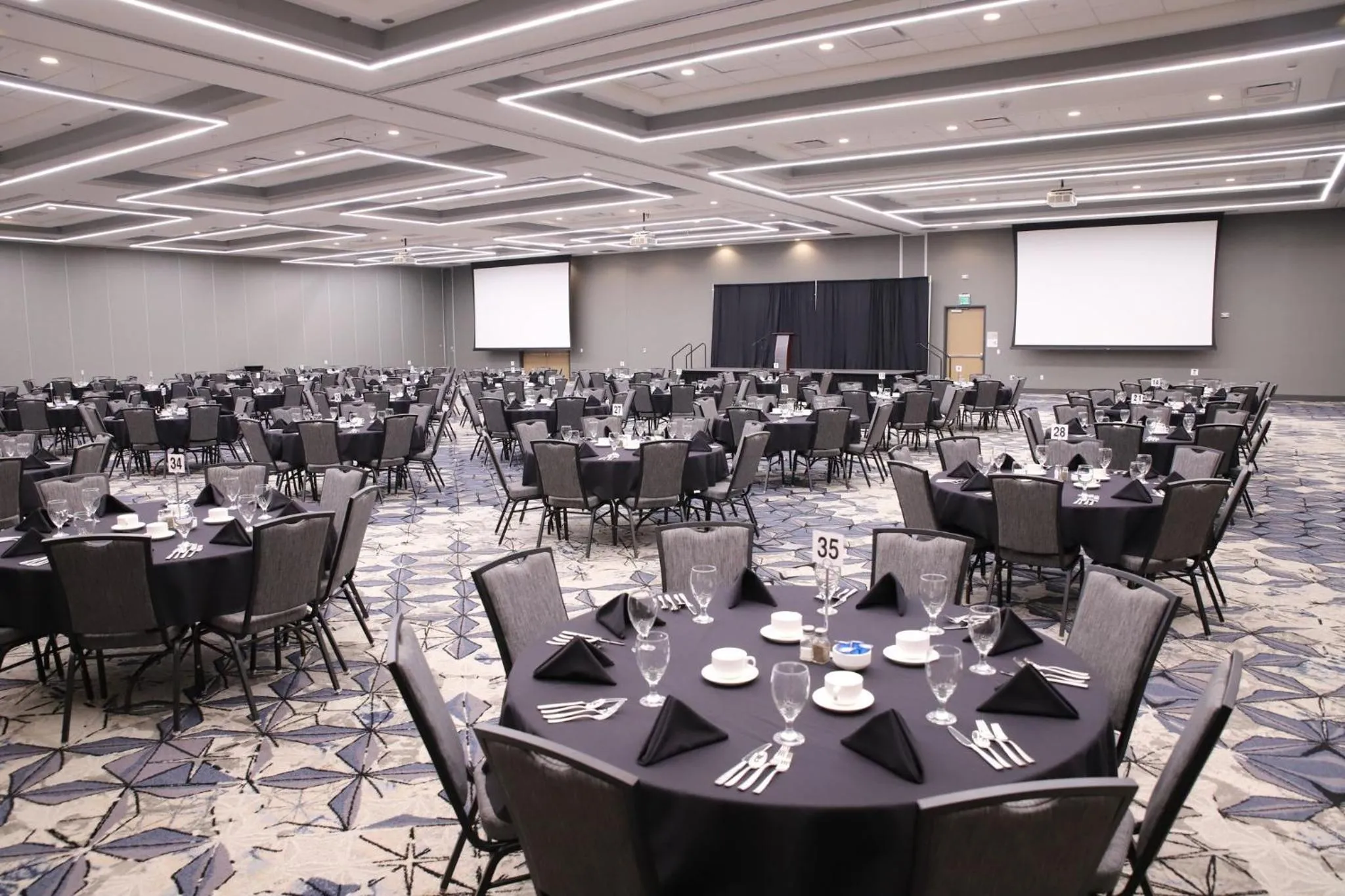 Meeting/conference room in Holiday Inn & Suites Cedar Falls-Waterloo Event Ctr by IHG