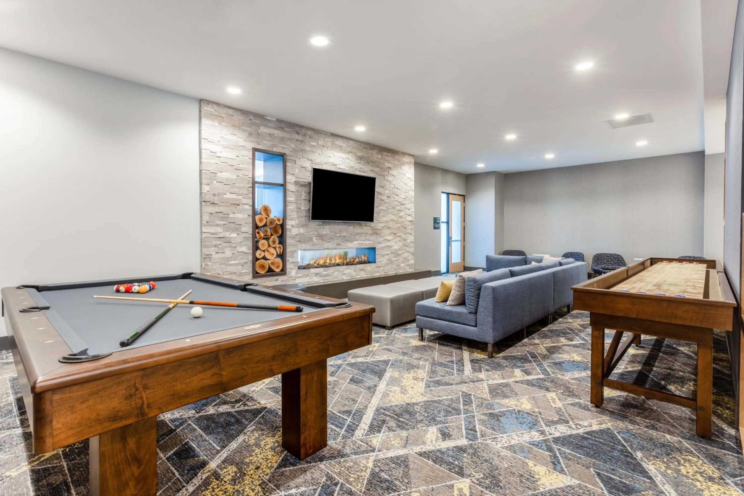 Game Room in Holiday Inn & Suites Cedar Falls-Waterloo Event Ctr by IHG