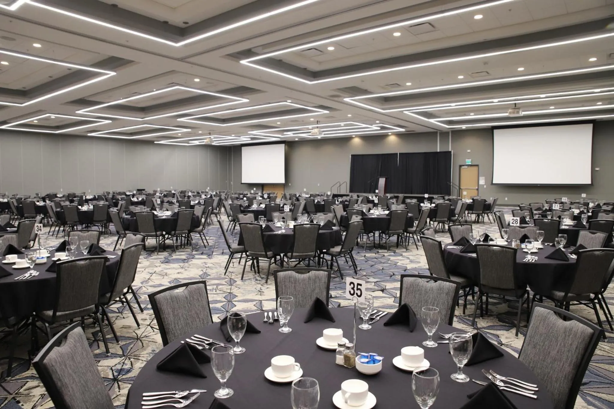Meeting/conference room in Holiday Inn & Suites Cedar Falls-Waterloo Event Ctr by IHG