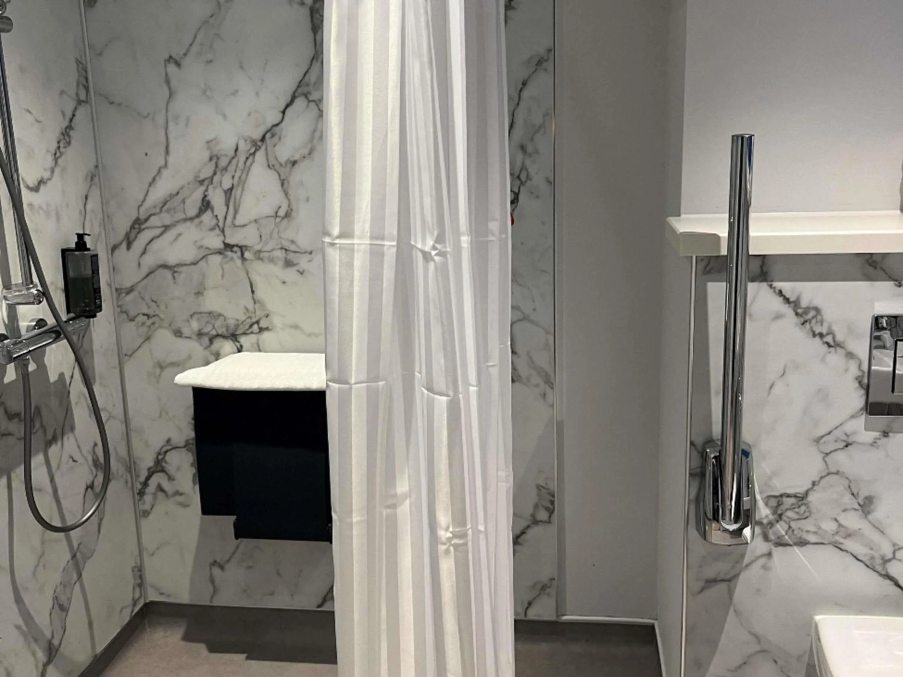 Bedroom in ibis budget Swindon