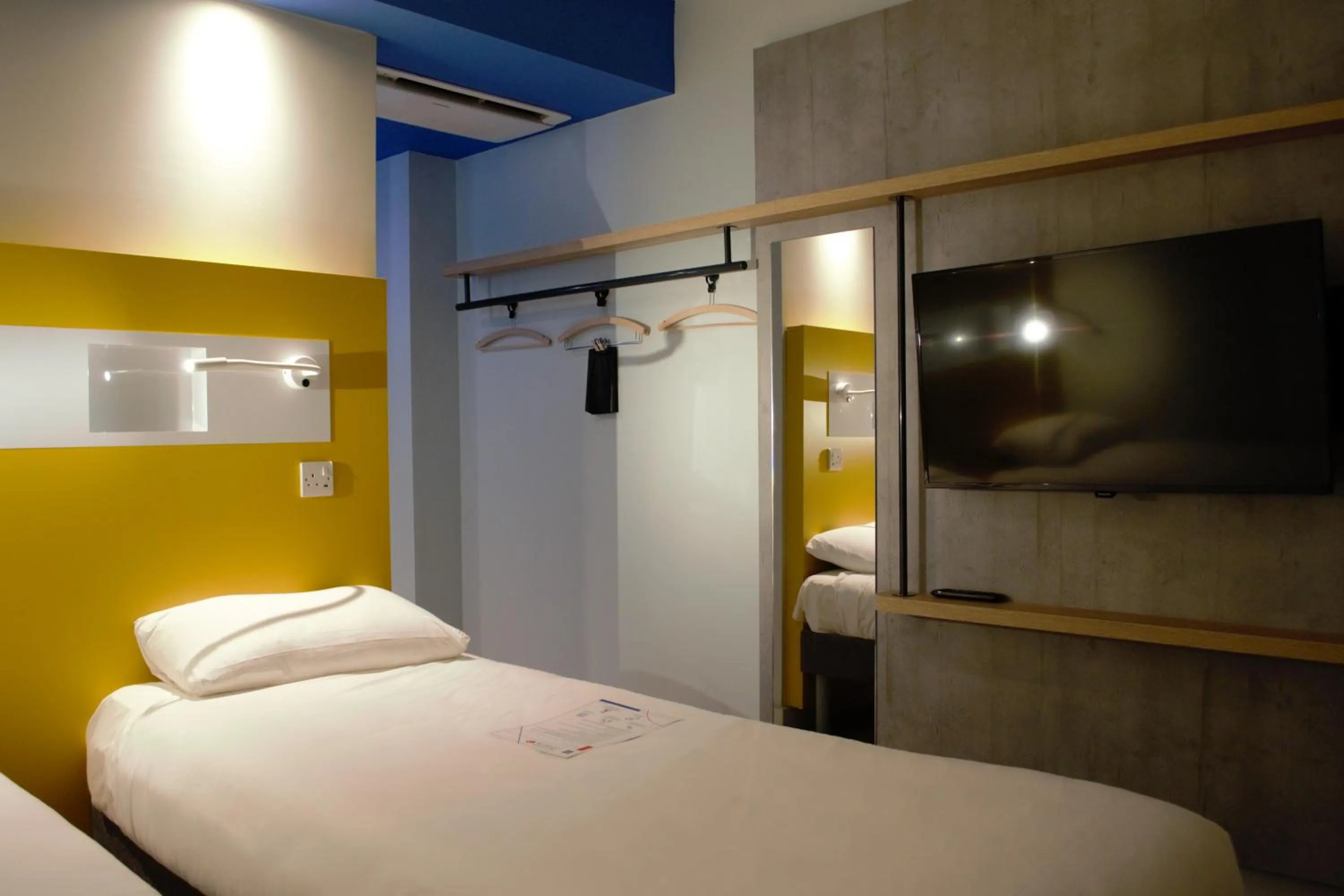 Bed in ibis budget Swindon