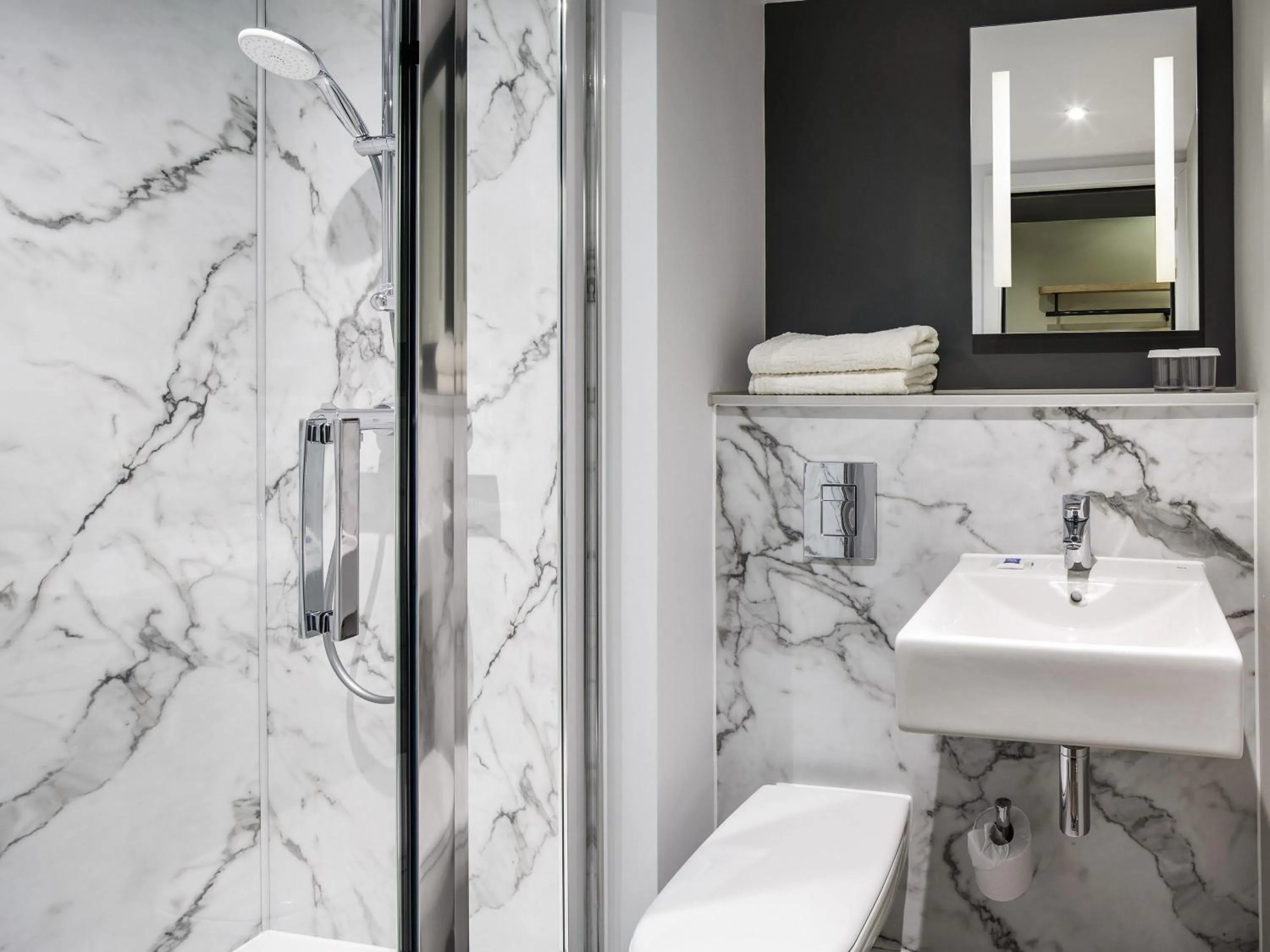 Bedroom in ibis budget Swindon