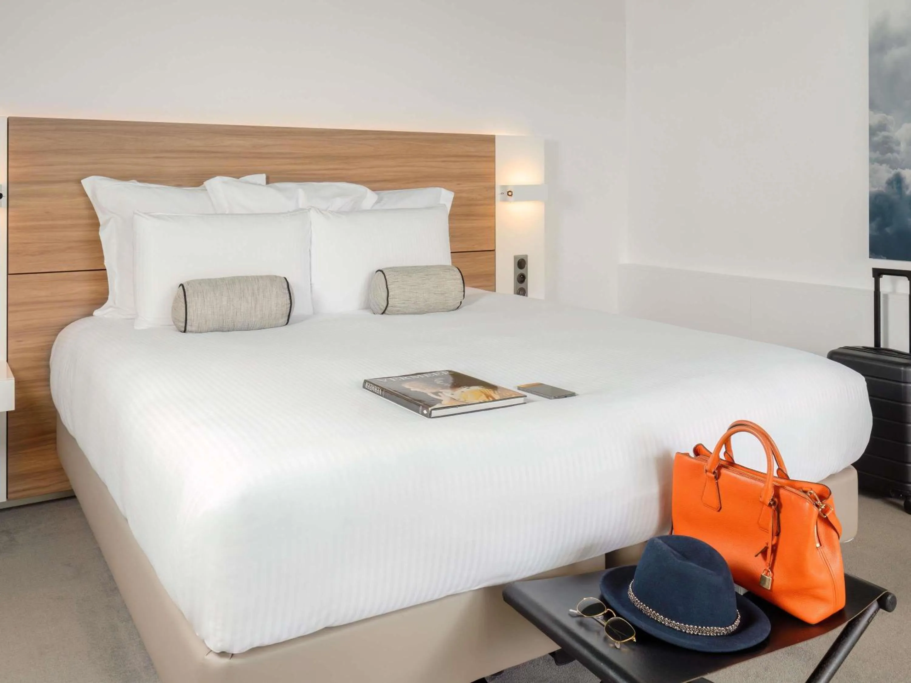 Bedroom, Bed in Le Domaine des Vanneaux Golf & Spa L'Isle Adam - MGallery Collection