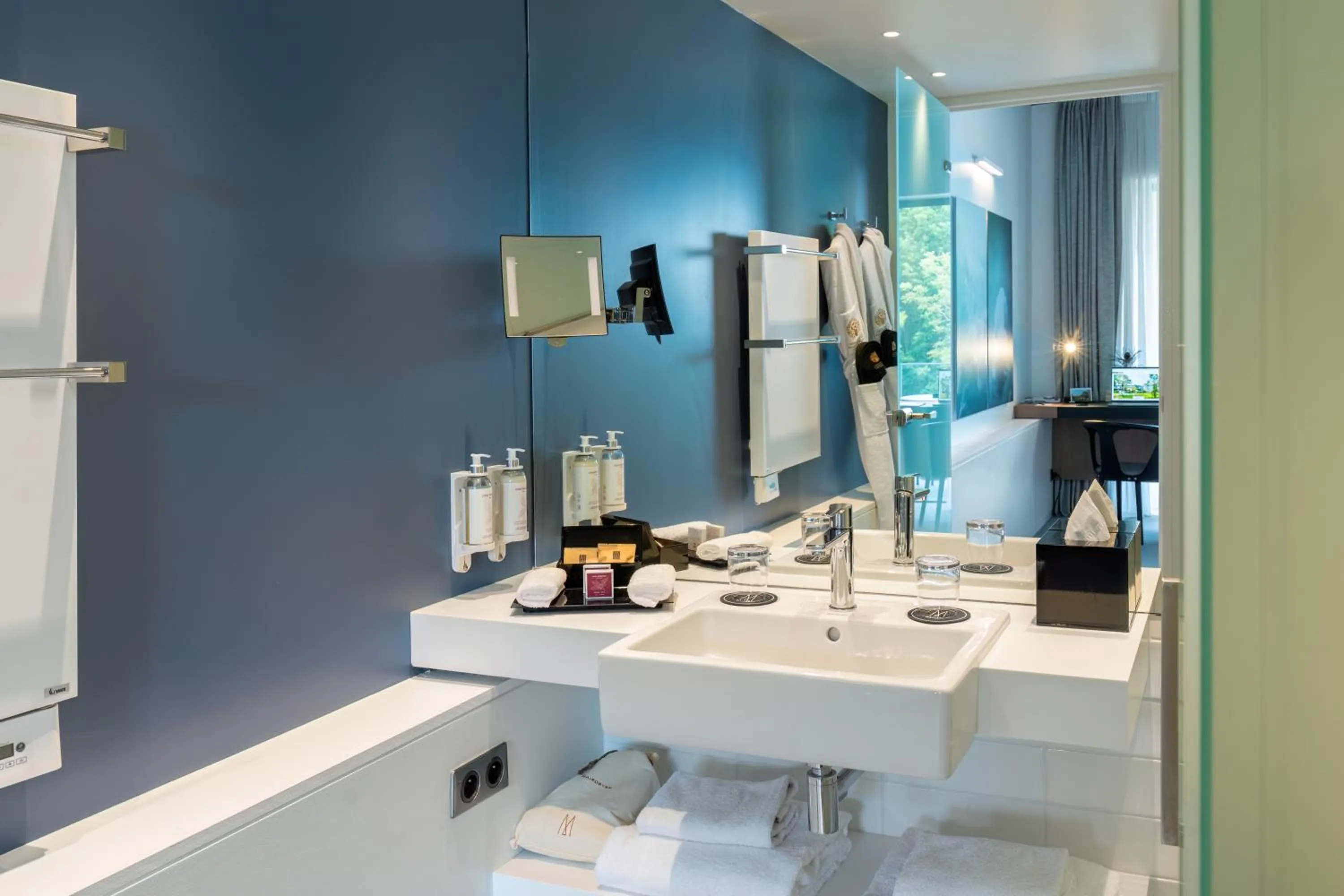Bathroom in Le Domaine des Vanneaux Golf & Spa L'Isle Adam - MGallery Collection