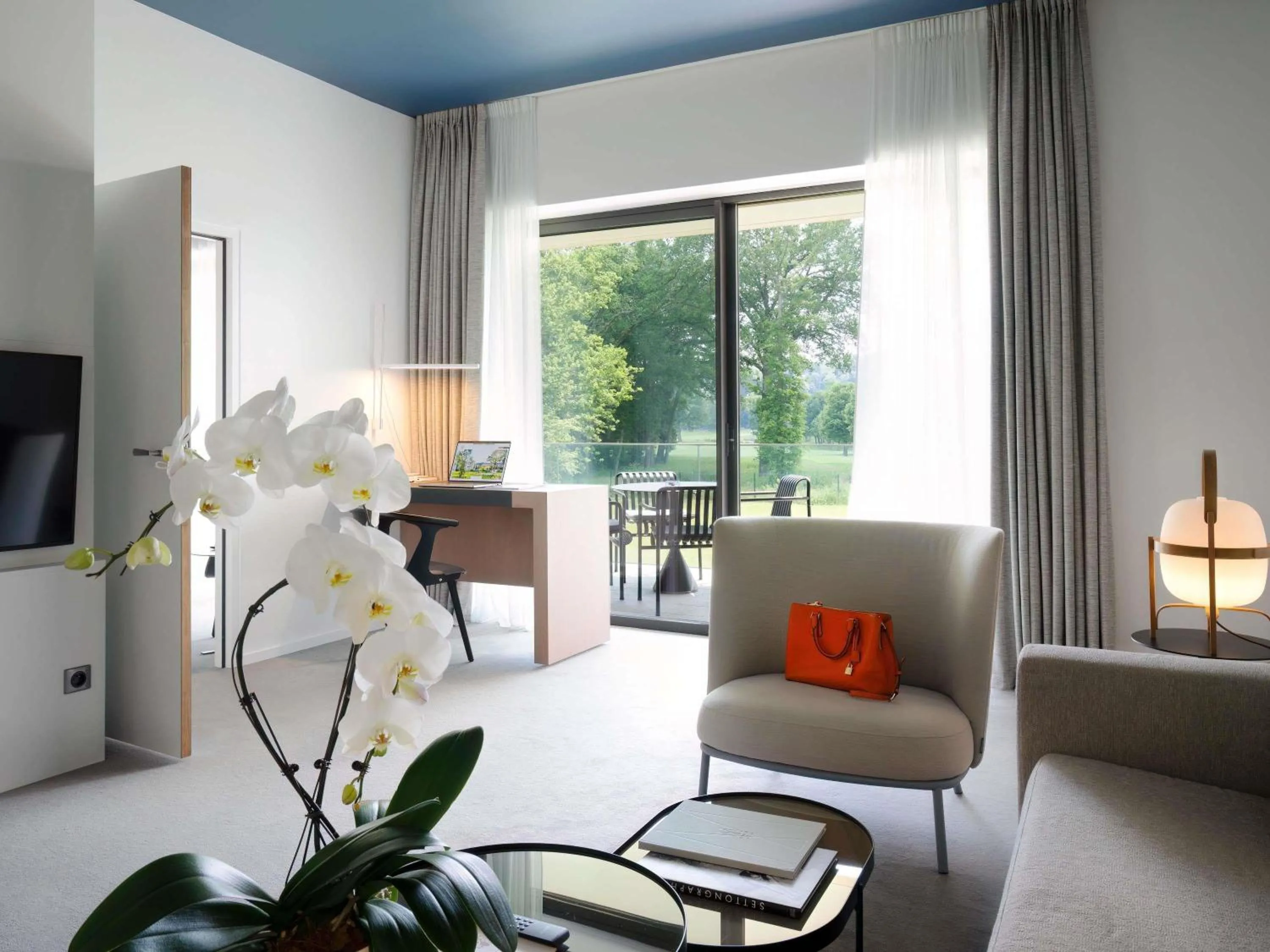 Bedroom in Le Domaine des Vanneaux Golf & Spa L'Isle Adam - MGallery Collection