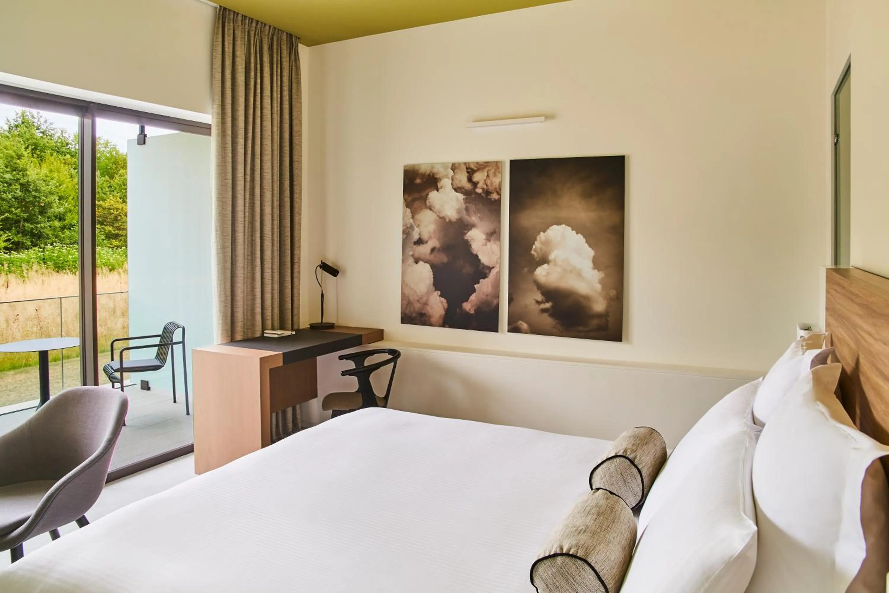 Natural landscape, Bed in Le Domaine des Vanneaux Golf & Spa L'Isle Adam - MGallery Collection